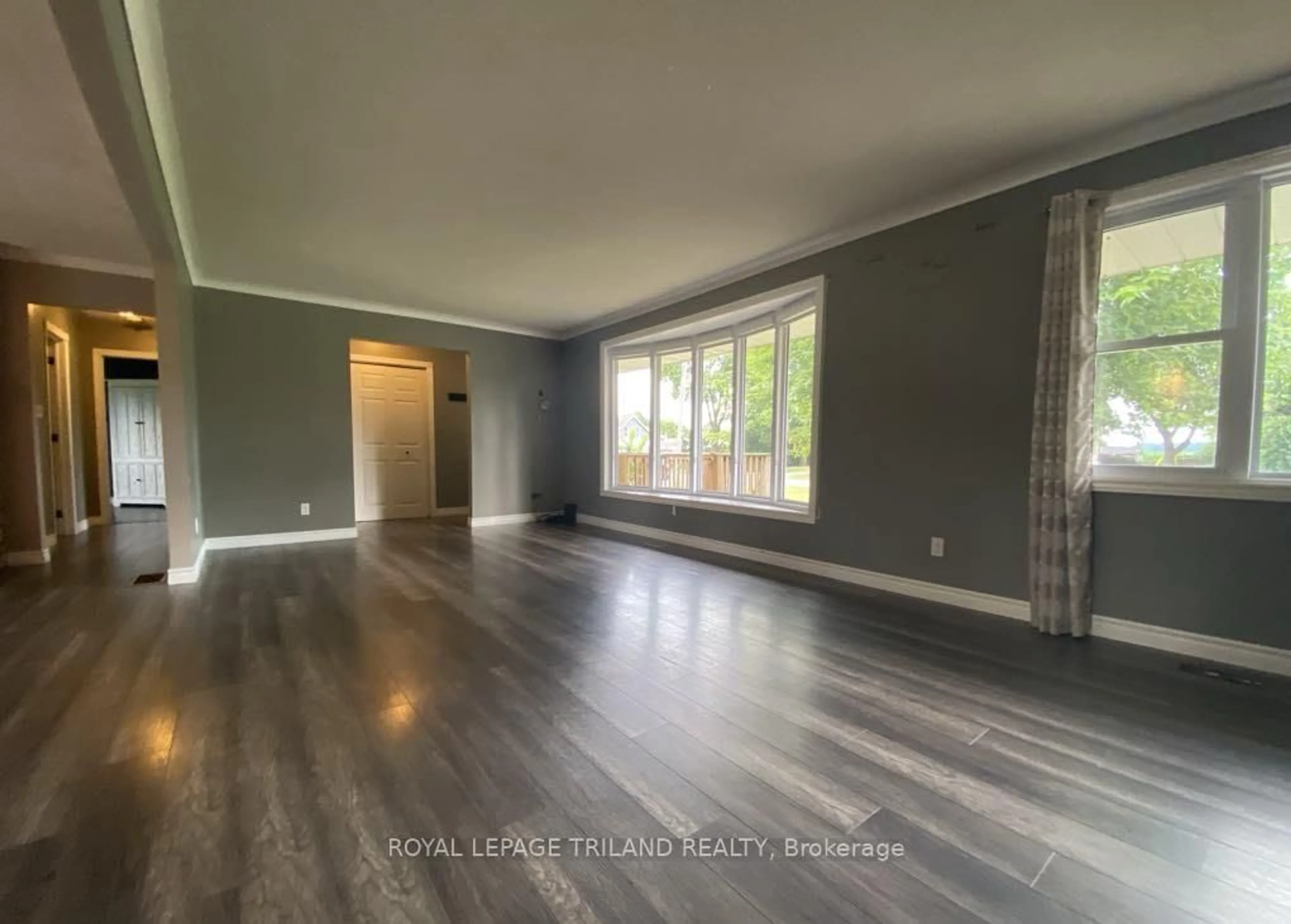 A pic of a room for 102 Ontario St, Lambton Shores Ontario N0M 2N0