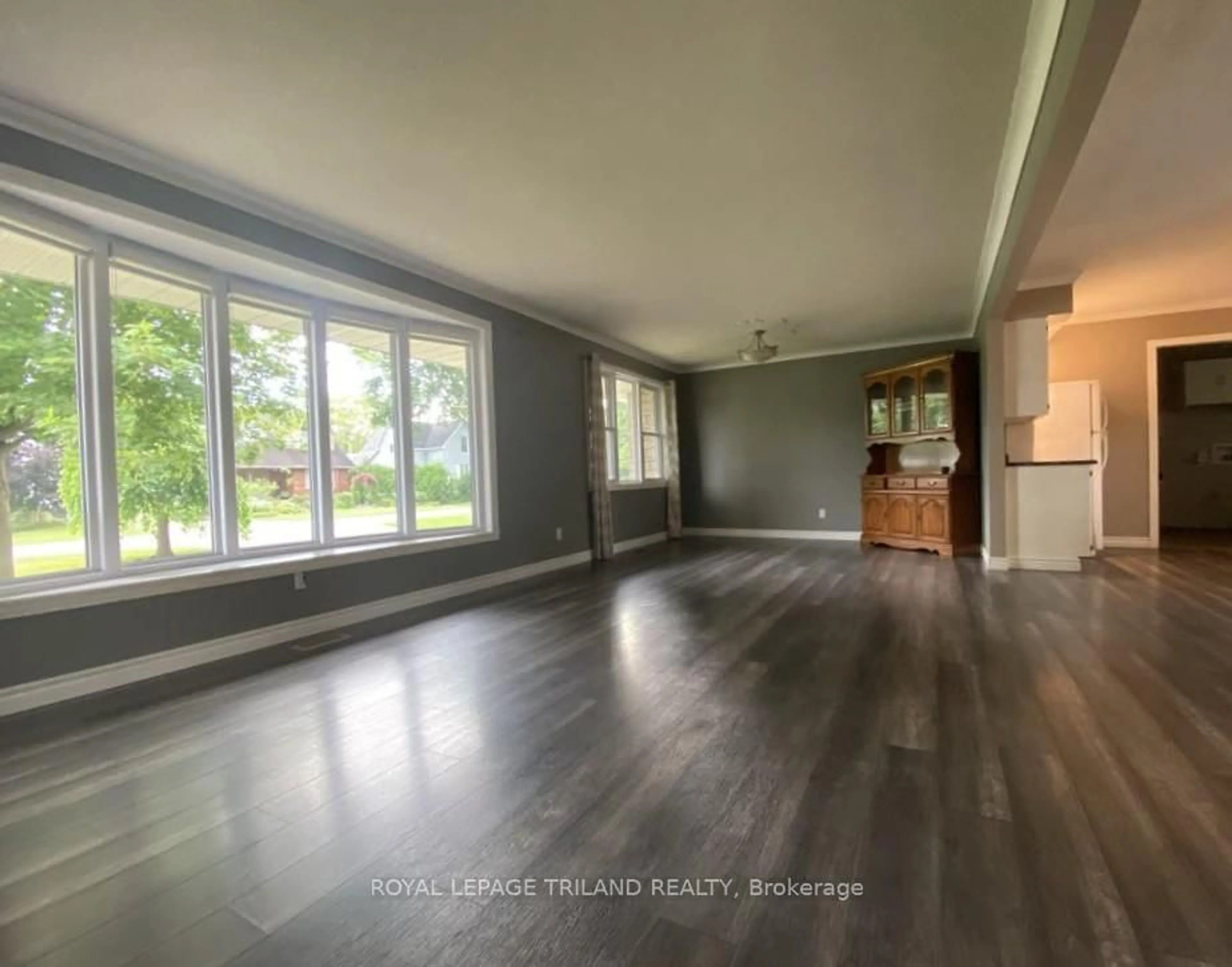 A pic of a room for 102 Ontario St, Lambton Shores Ontario N0M 2N0