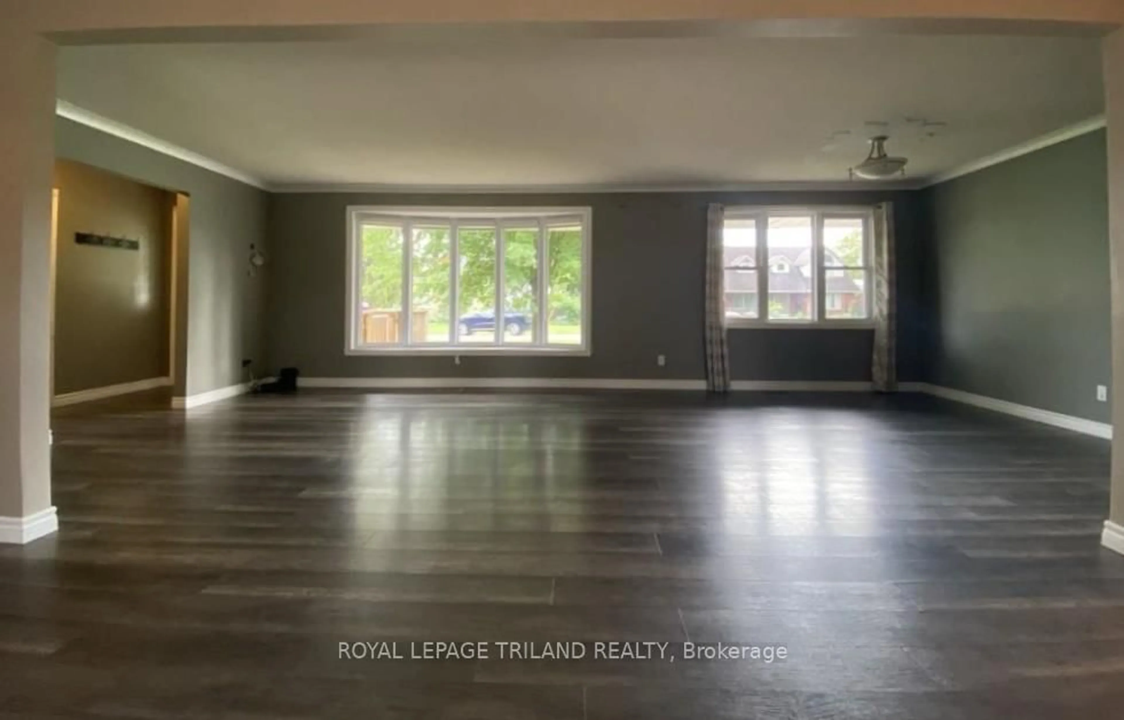A pic of a room for 102 Ontario St, Lambton Shores Ontario N0M 2N0