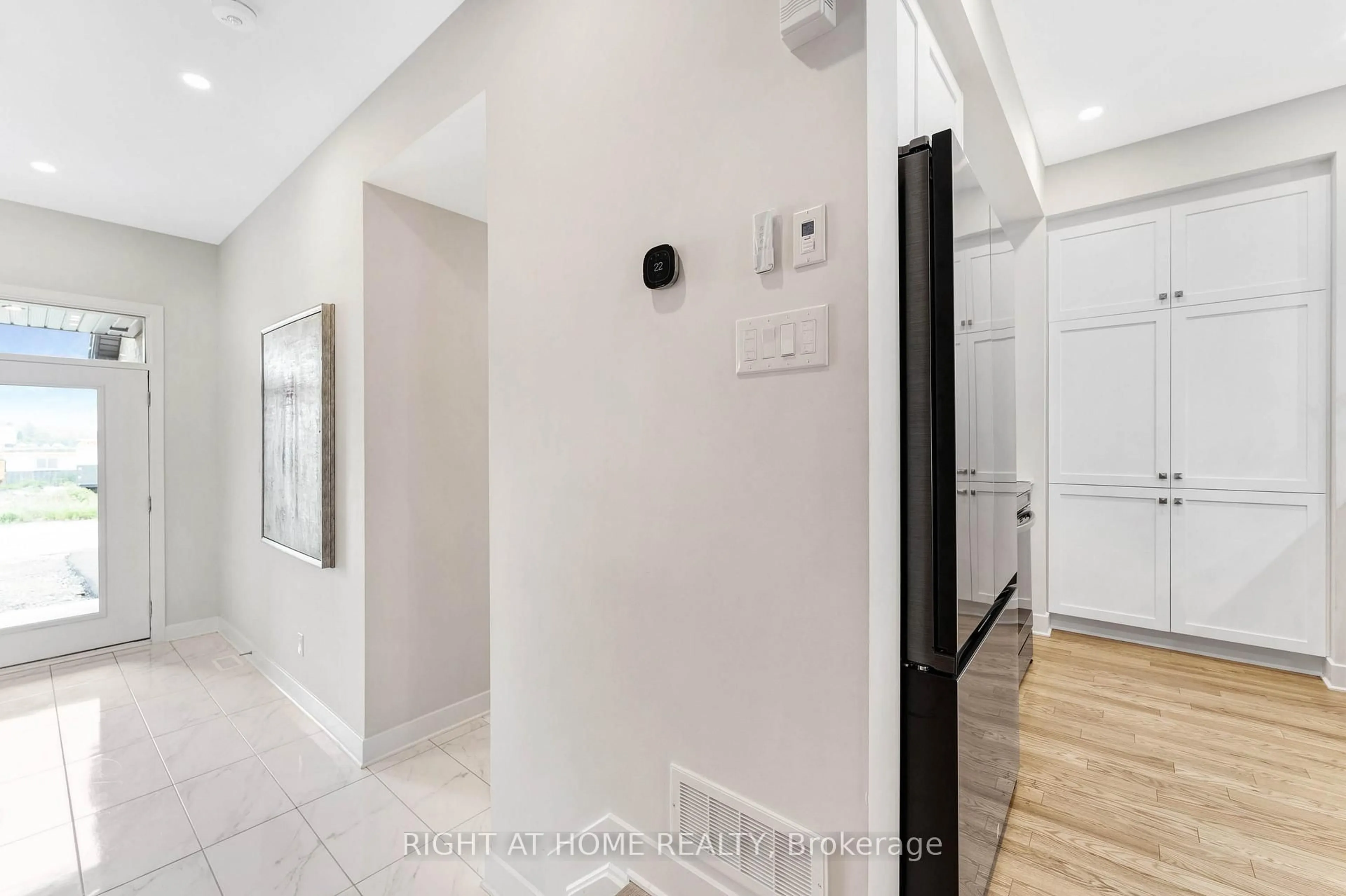 Indoor entryway for 974 Acoustic Way, Ottawa Ontario K4M 0R1