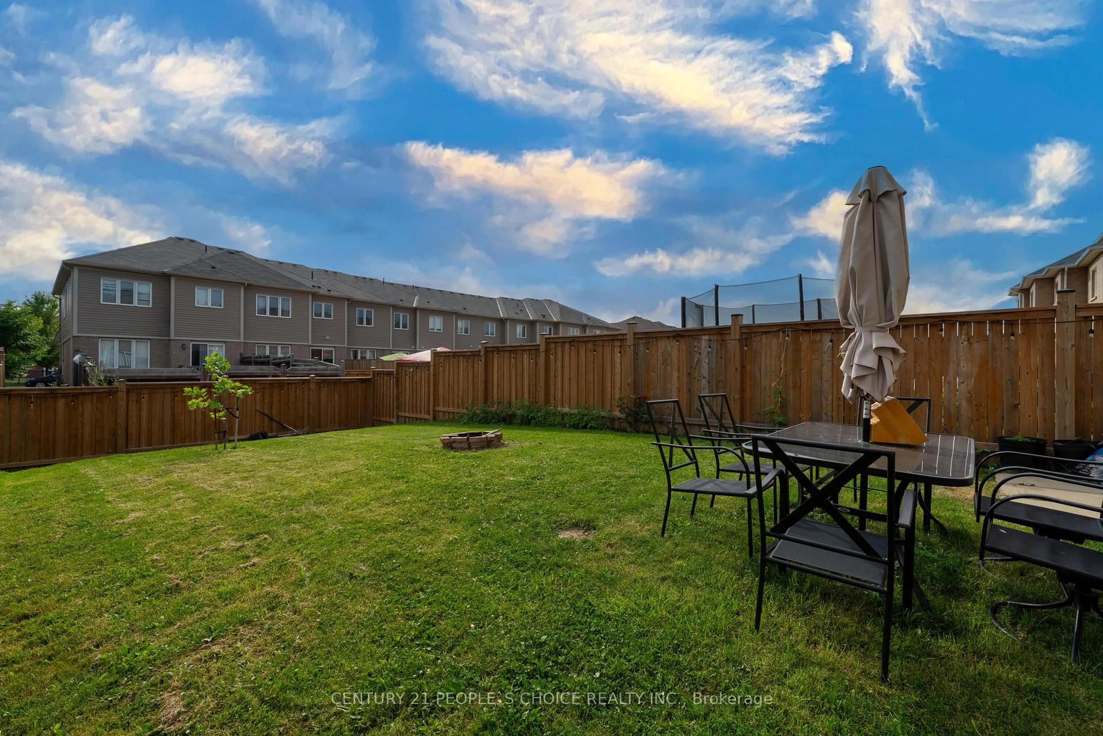 Patio, unknown for 268 Powell Rd, Brantford Ontario N3T 0J6