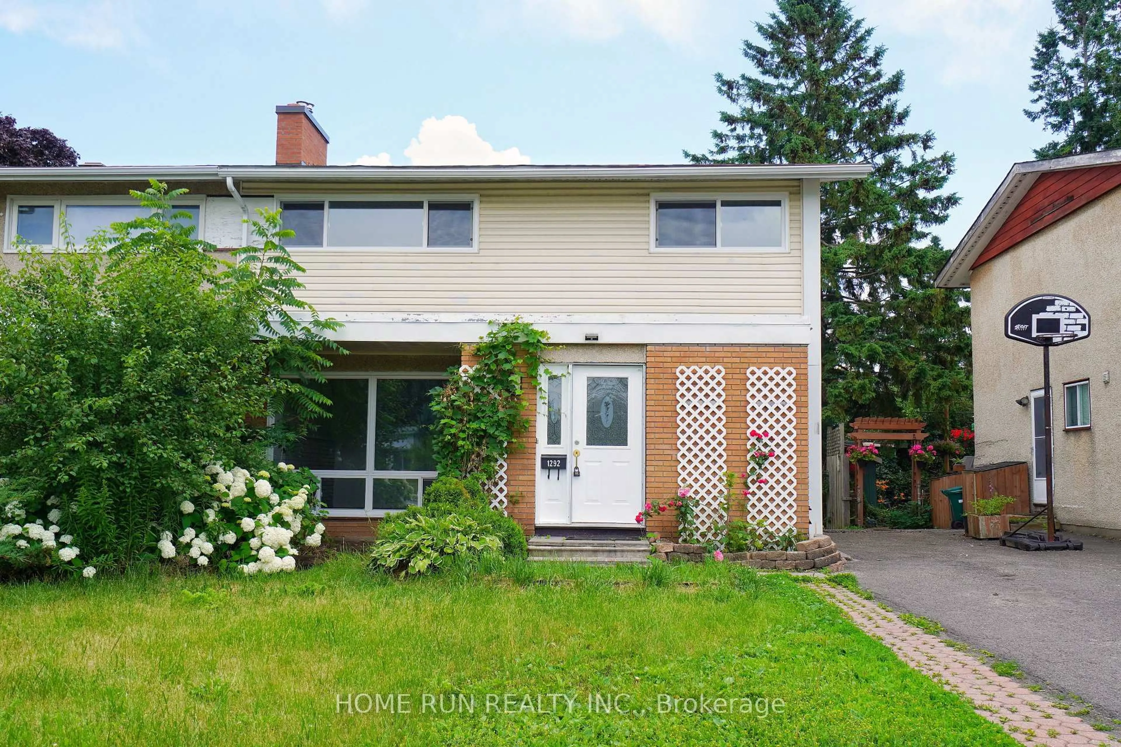 Unknown for 1292 MEADOWLANDS Dr, Ottawa Ontario K2E 6K5