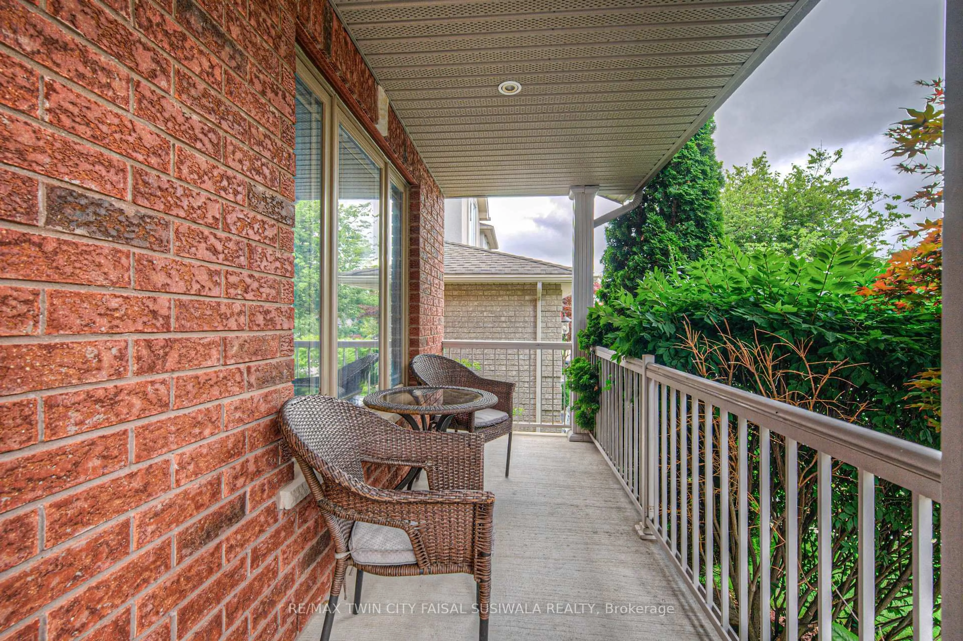 Patio, street for 111 Johnston Ave, Cambridge Ontario N3C 4P3