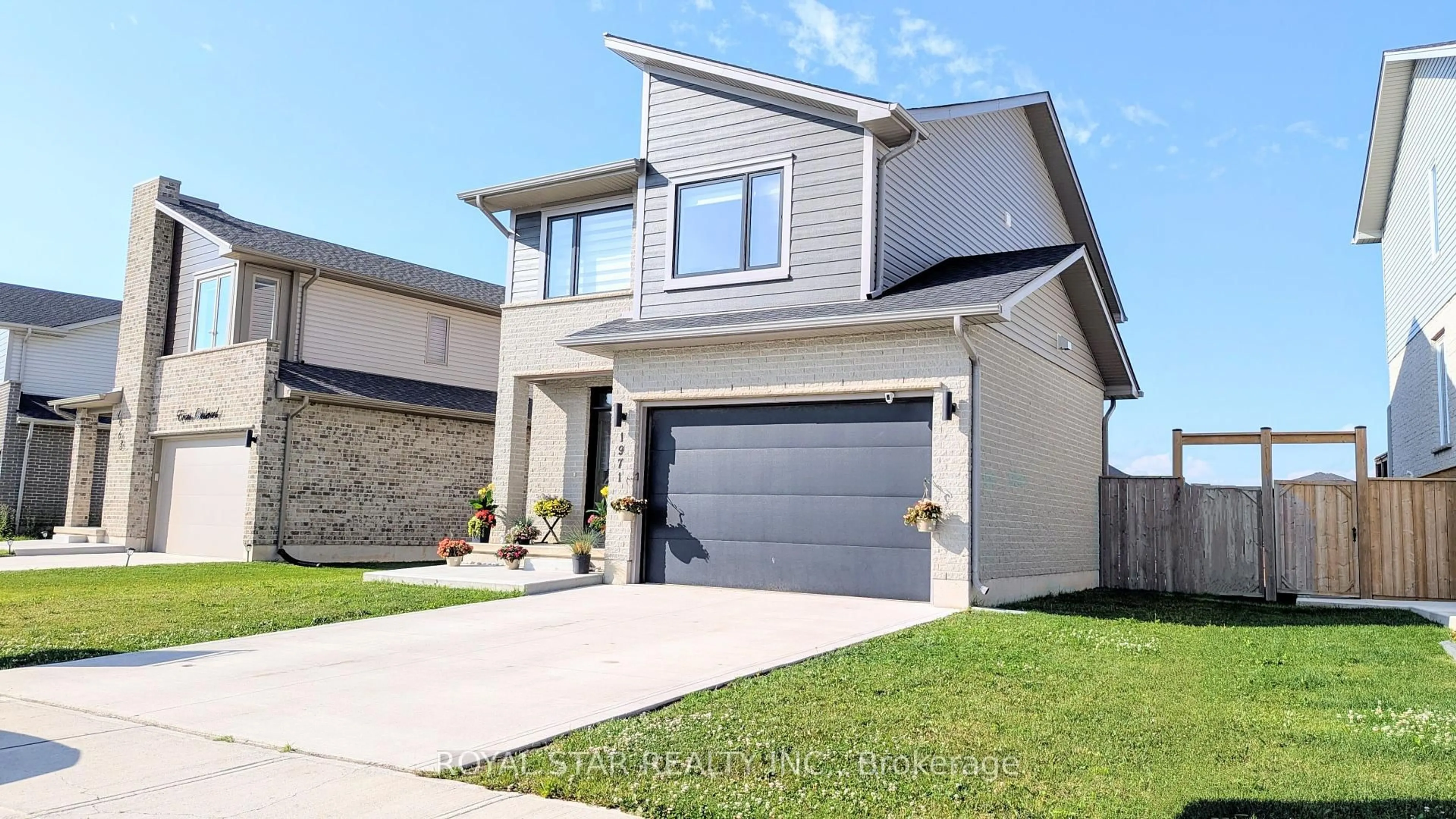 Unknown for 1971 Evans Blvd, London South Ontario N6M 0A2