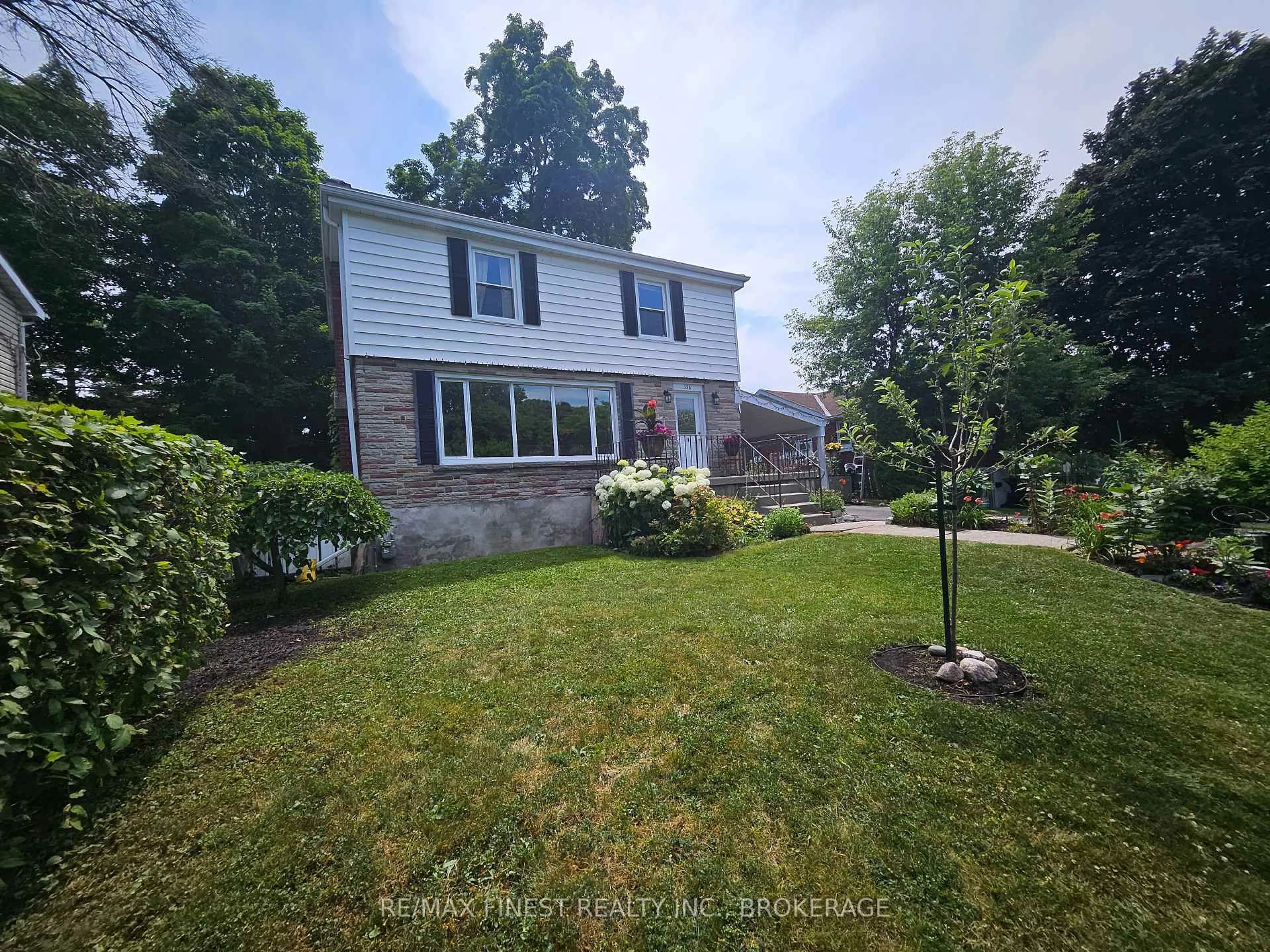 A pic from outside/outdoor area/front of a property/back of a property/a pic from drone, street for 336 McMahon Ave, Kingston Ontario K7M 3H6