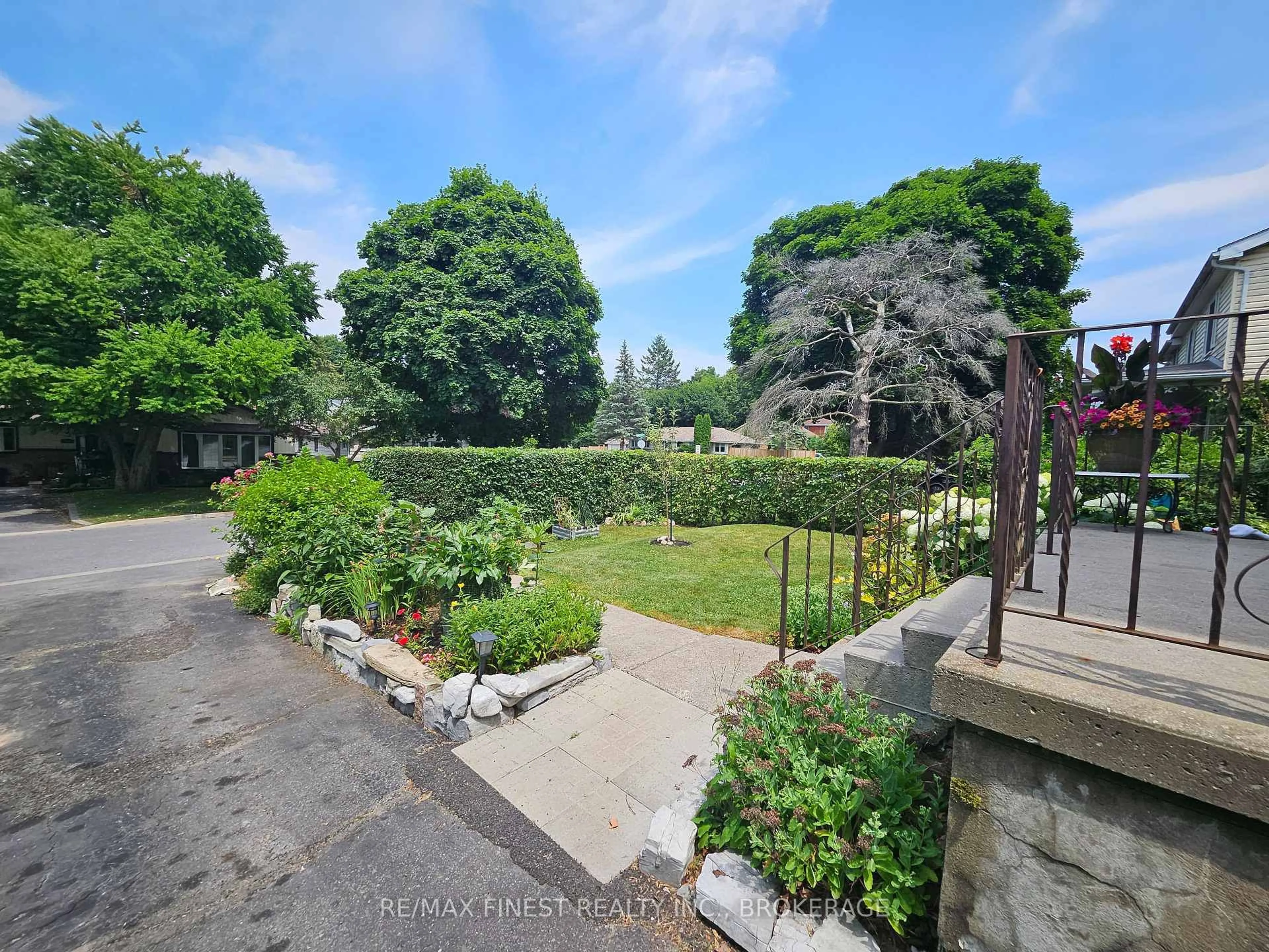 Unknown for 336 McMahon Ave, Kingston Ontario K7M 3H6