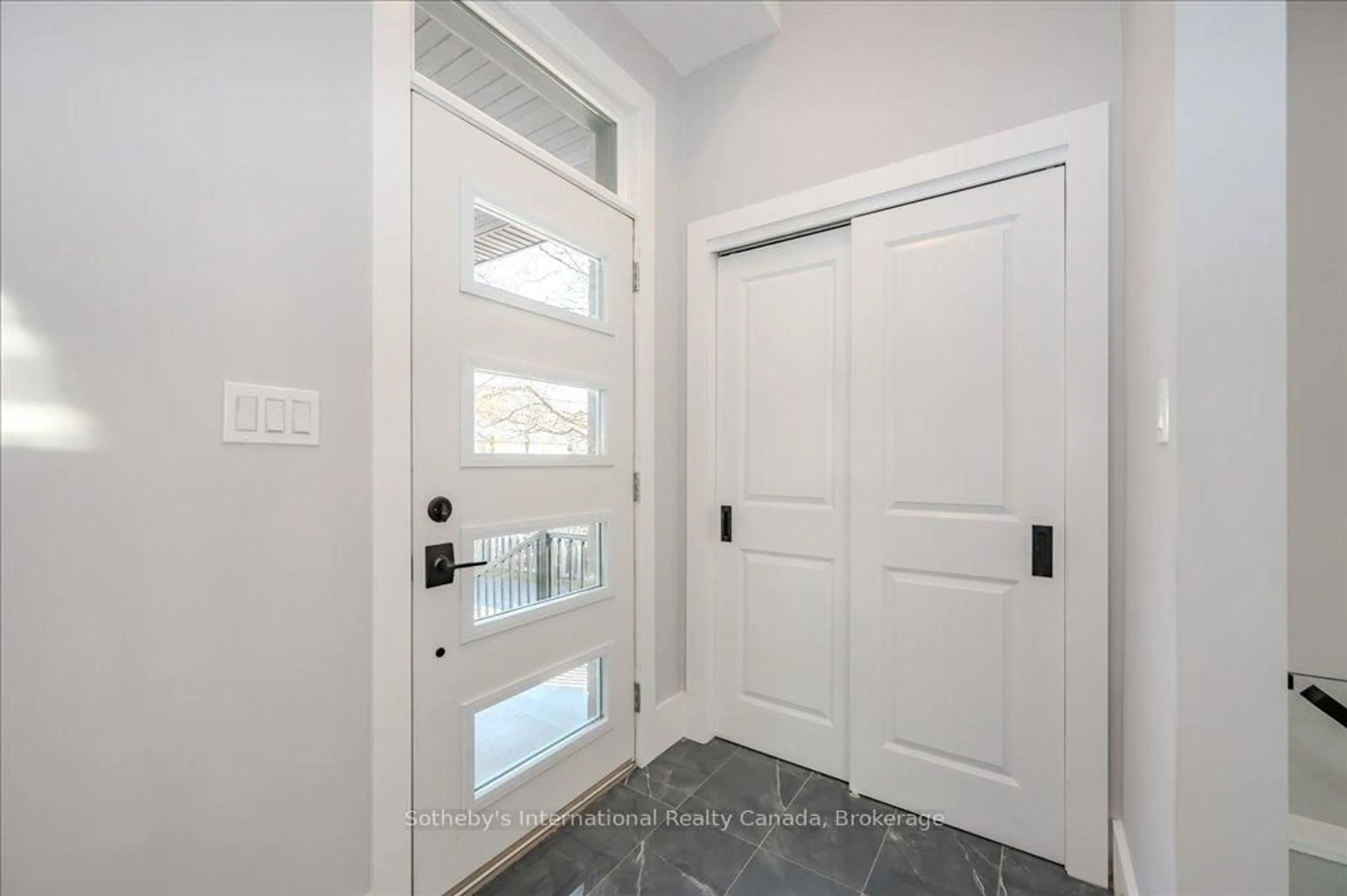 Indoor entryway for 28 Norwich St, Guelph Ontario N1H 2G8