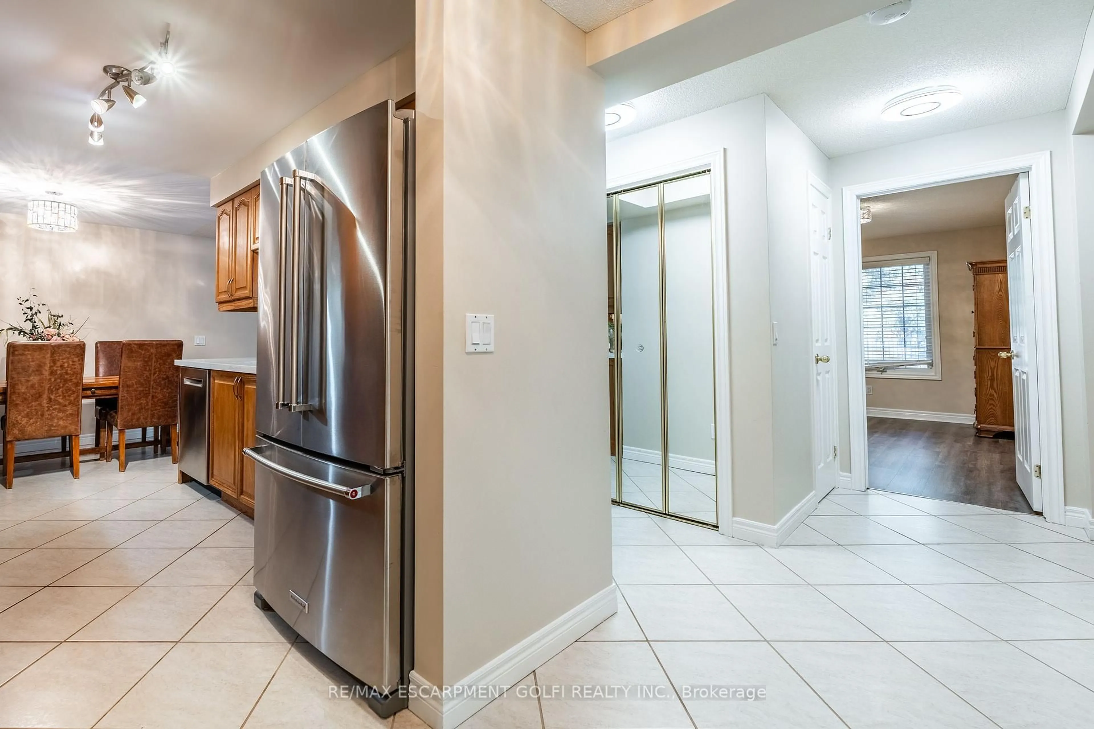 Unknown for 990 Golf Links Rd #106, Hamilton Ontario L9K 1J8