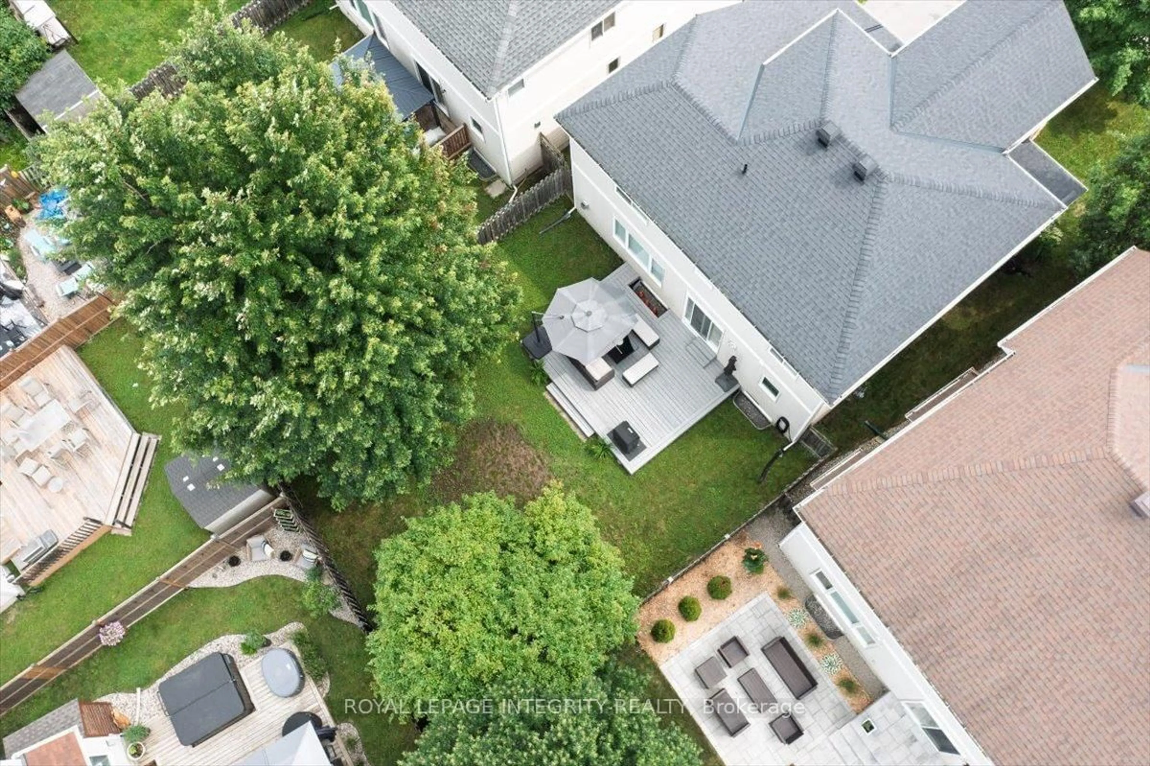A pic from outside/outdoor area/front of a property/back of a property/a pic from drone, city buildings view from balcony for 1105 Luesby Cres, Orleans Ontario K4A 4Y4