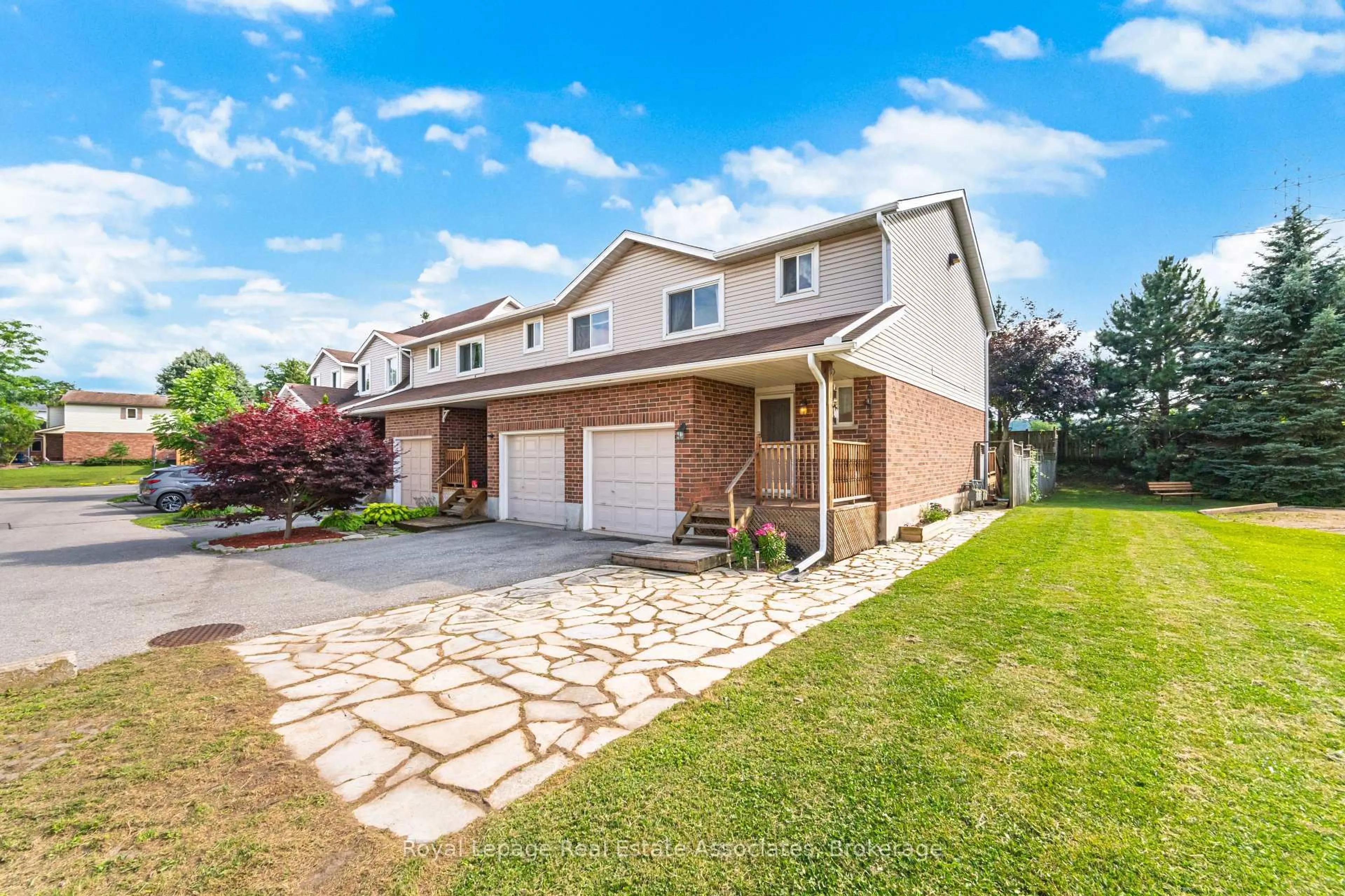 Home with brick exterior material, street for 360 Cornridge Pl #5, Waterloo Ontario N2T 2N9
