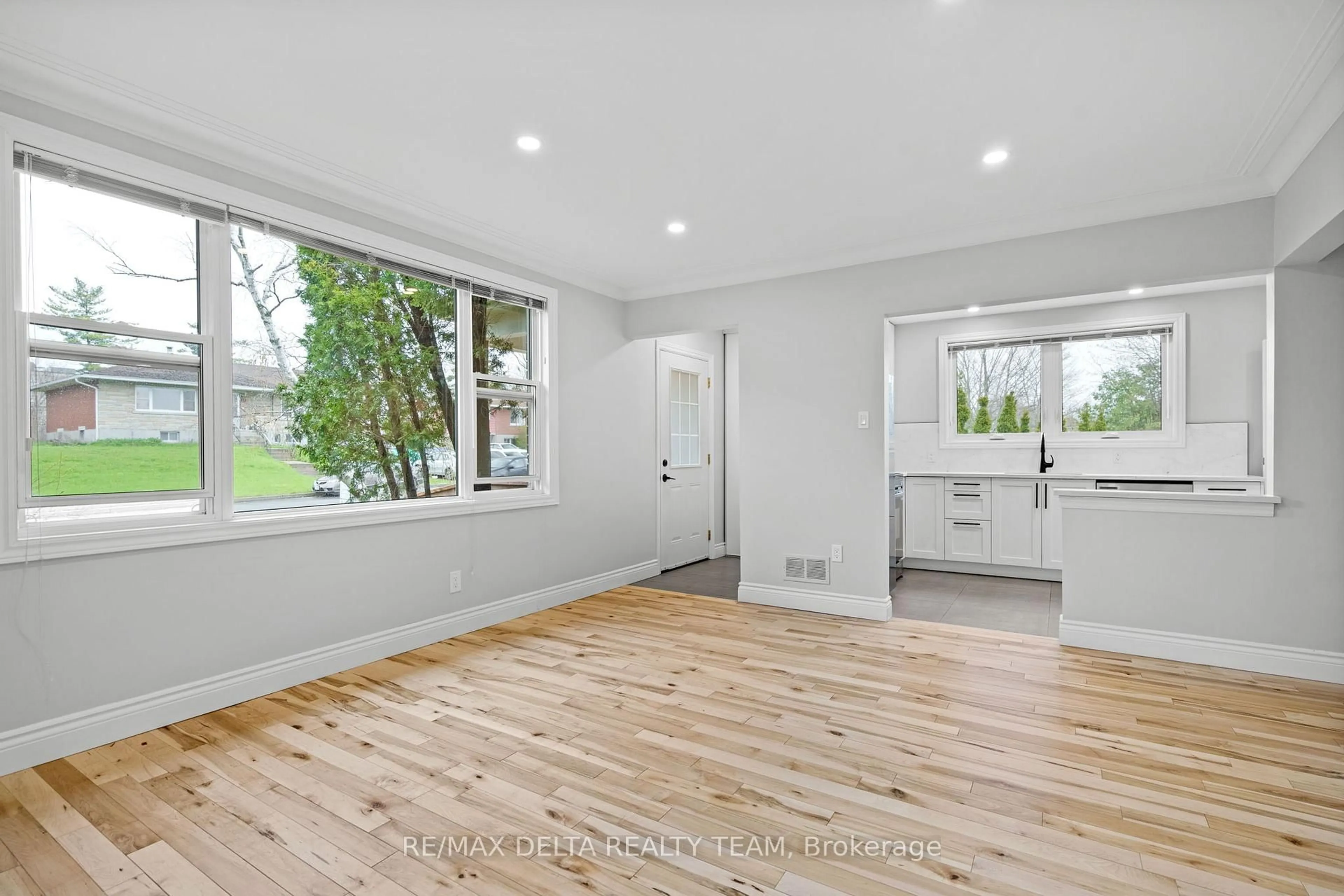 A pic of a room for 16 Seguin St, Ottawa Ontario K1J 6P5
