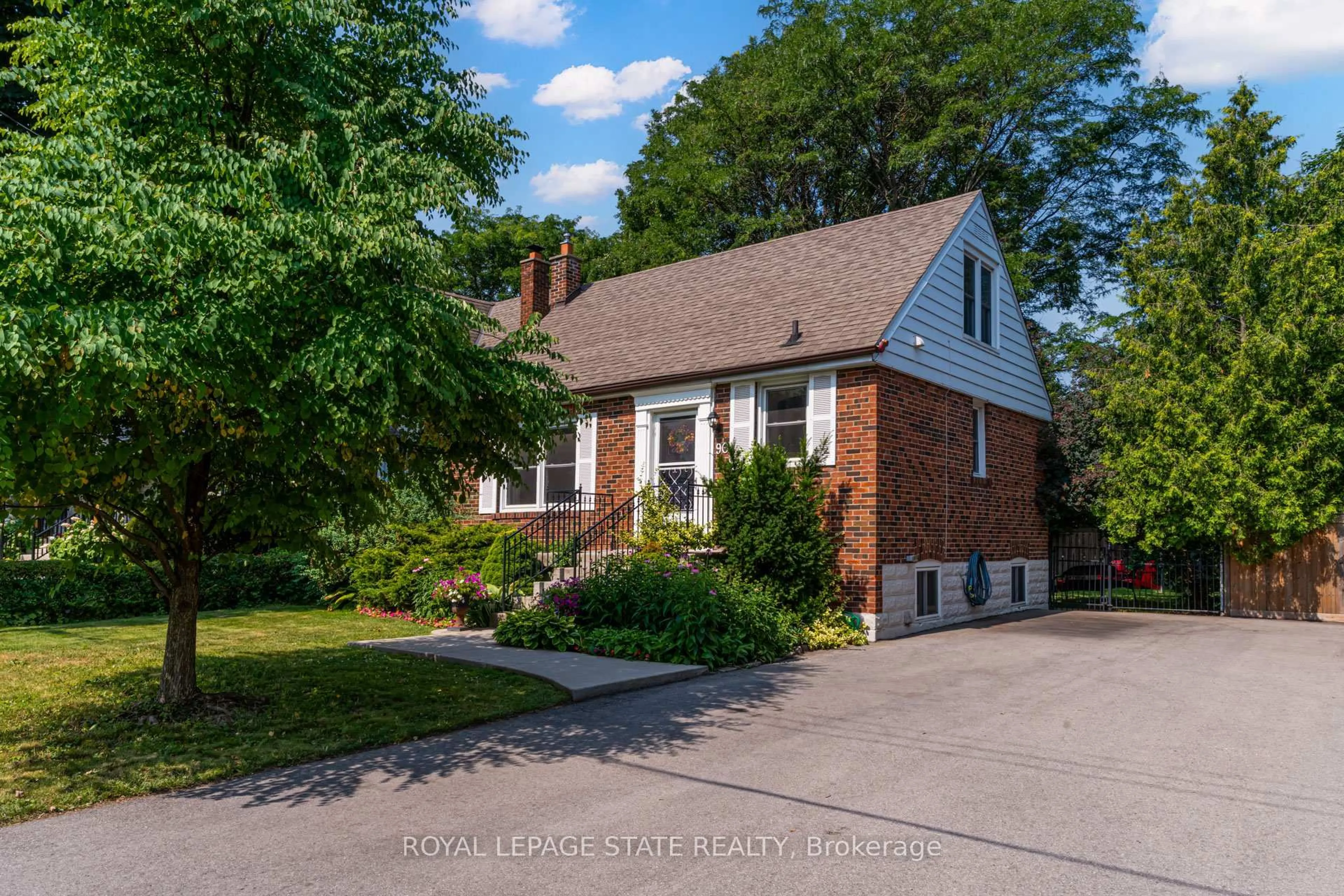 Home with brick exterior material, street for 90 Arcade Cres, Hamilton Ontario L9C 3J2