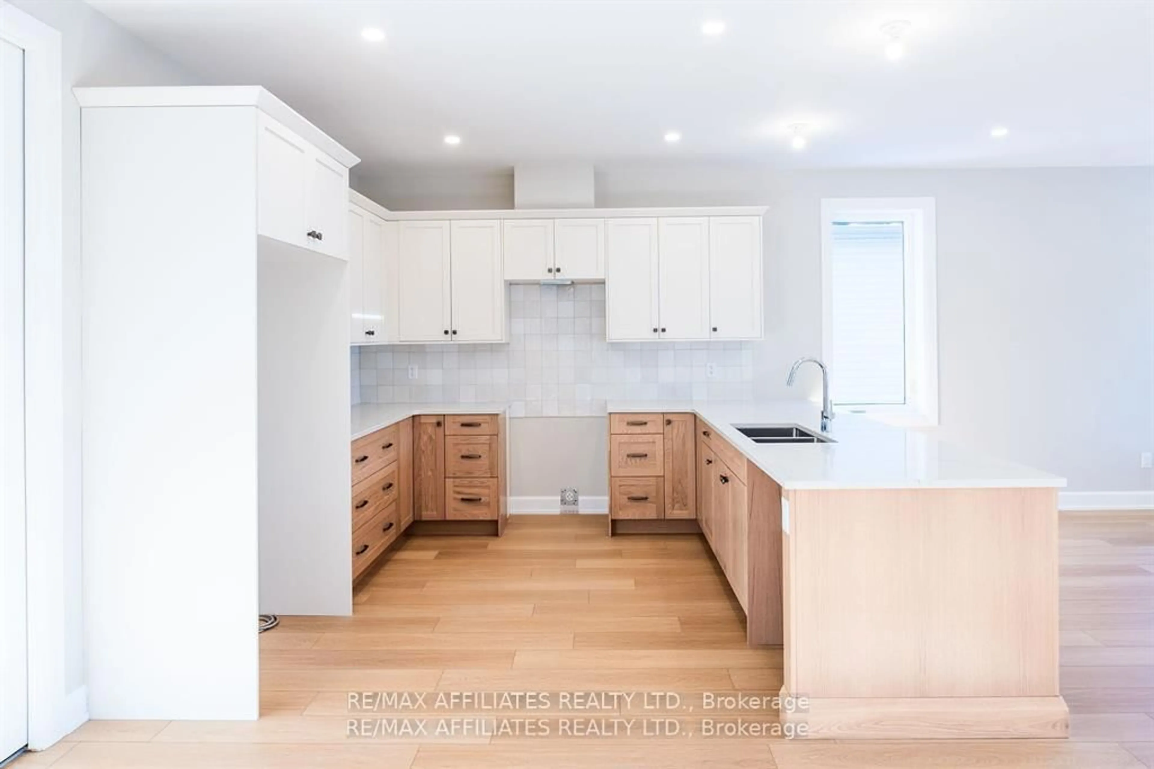 Unknown for 105 Rabb St, Smiths Falls Ontario K7A 0L6