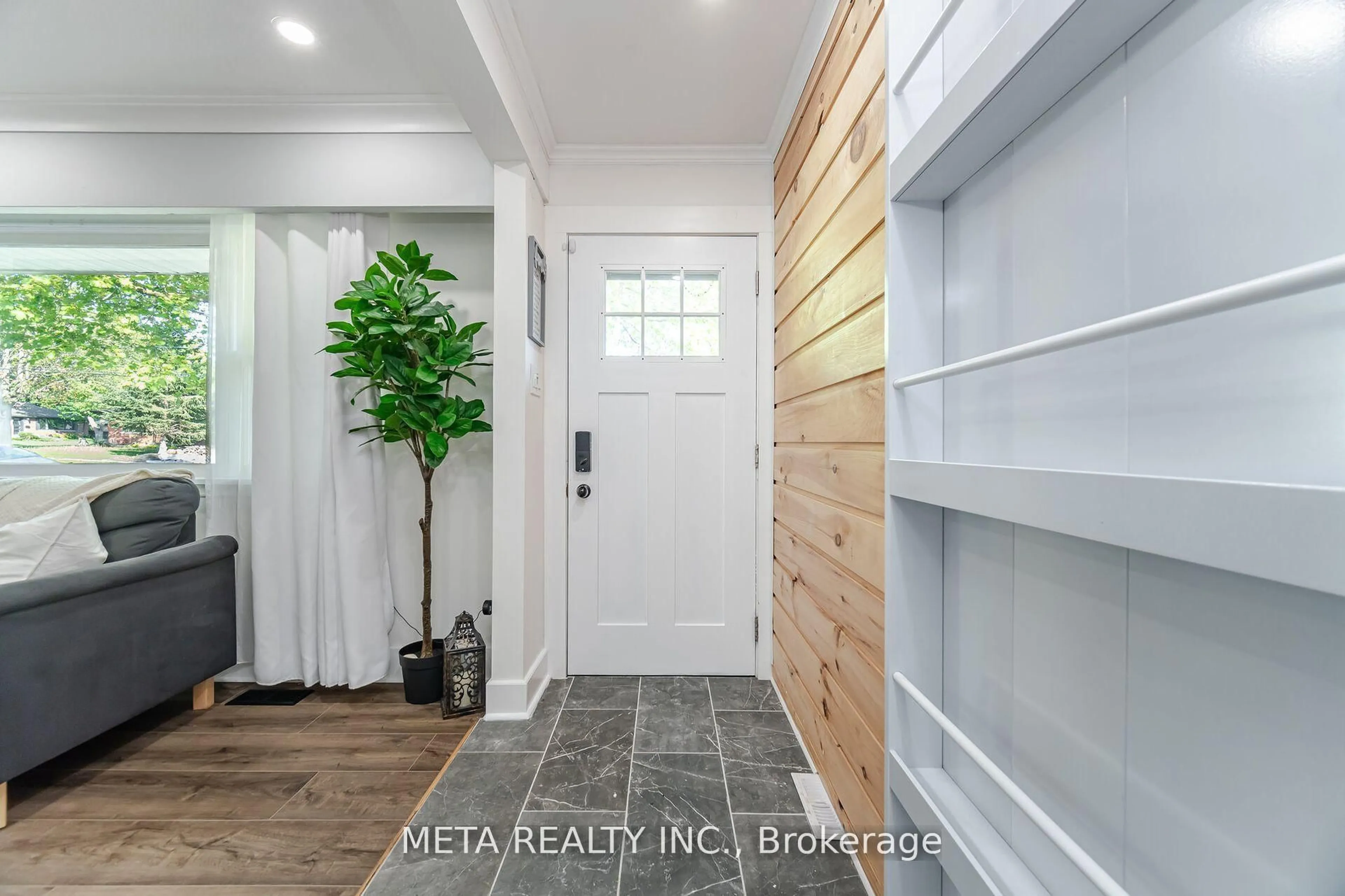 Indoor entryway for 4 Greenview St, Guelph Ontario N1E 2Y3