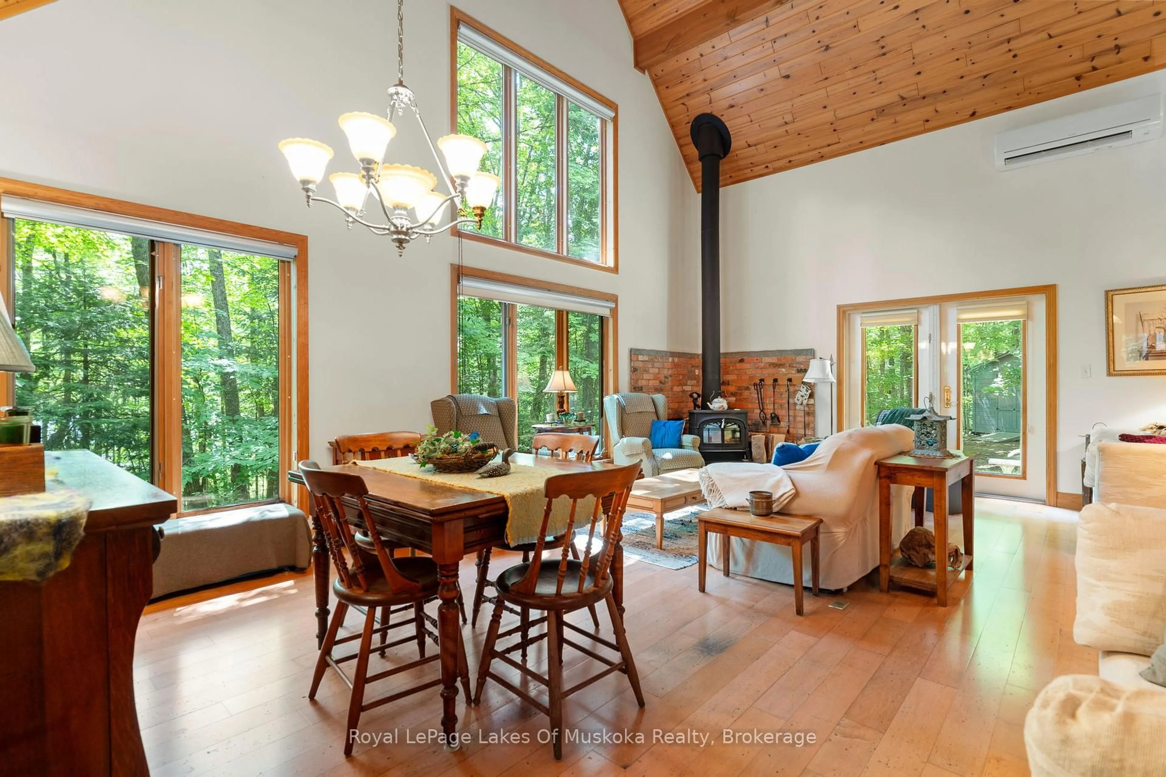 Dining room, wood/laminate floor for 1236 Grace Rd, Minden Hills Ontario K0M 2K0
