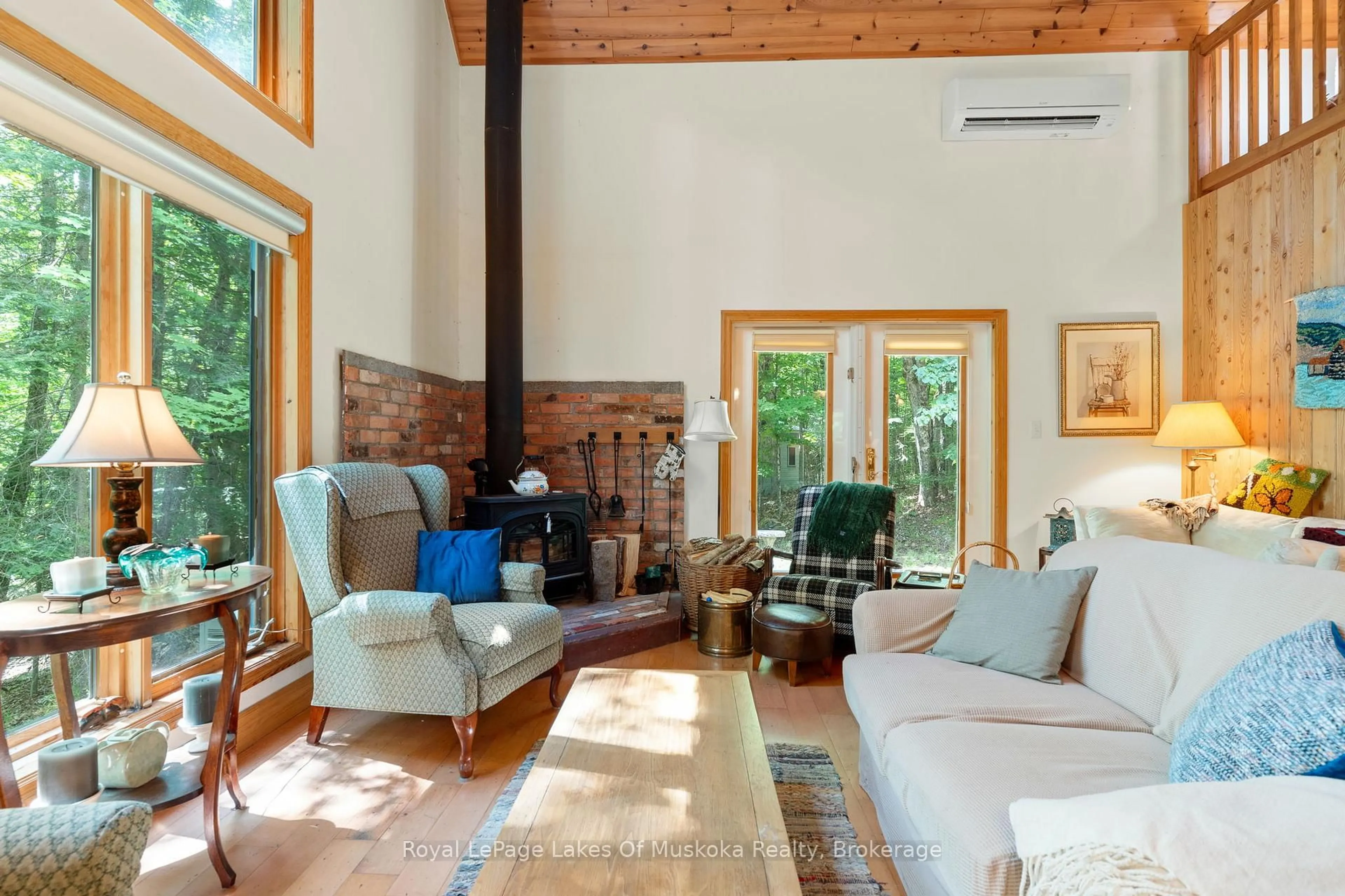 Living room with furniture, unknown for 1236 Grace Rd, Minden Hills Ontario K0M 2K0
