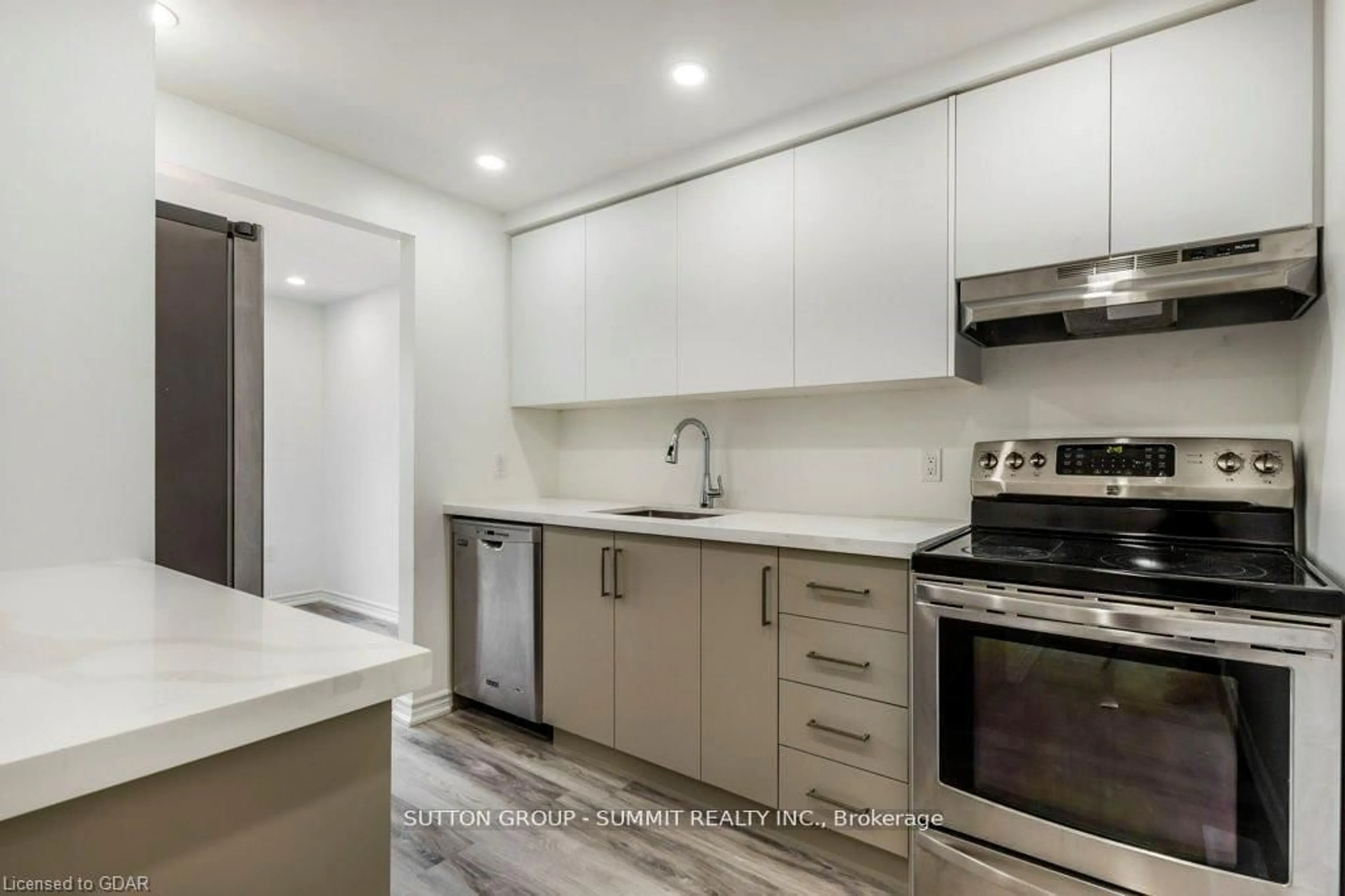 Standard kitchen, unknown for 2 Grandridge Cres, Guelph Ontario N1H 8G1