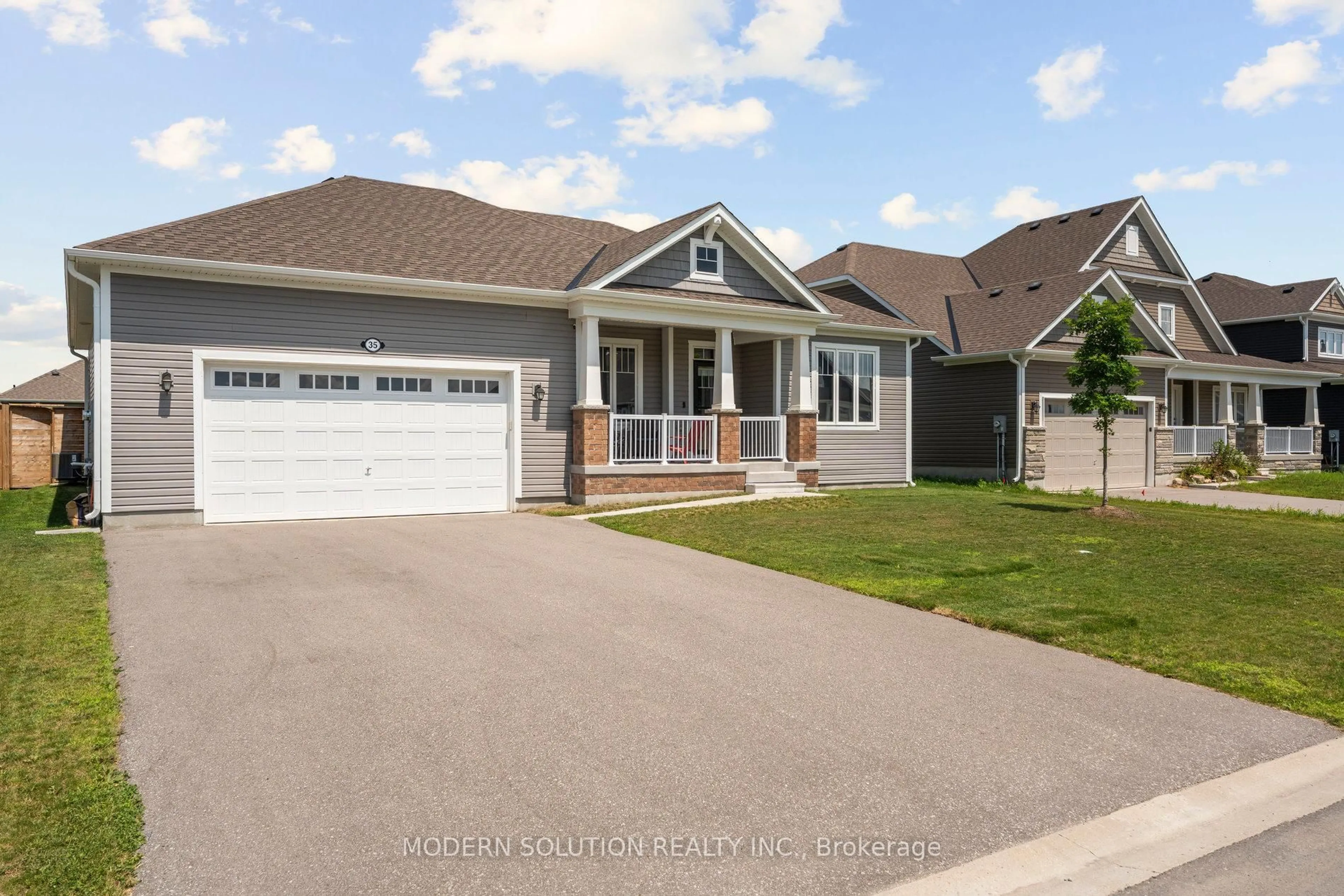 Home with vinyl exterior material, street for 35 Browning Blvd, Bracebridge Ontario P1L 0G2
