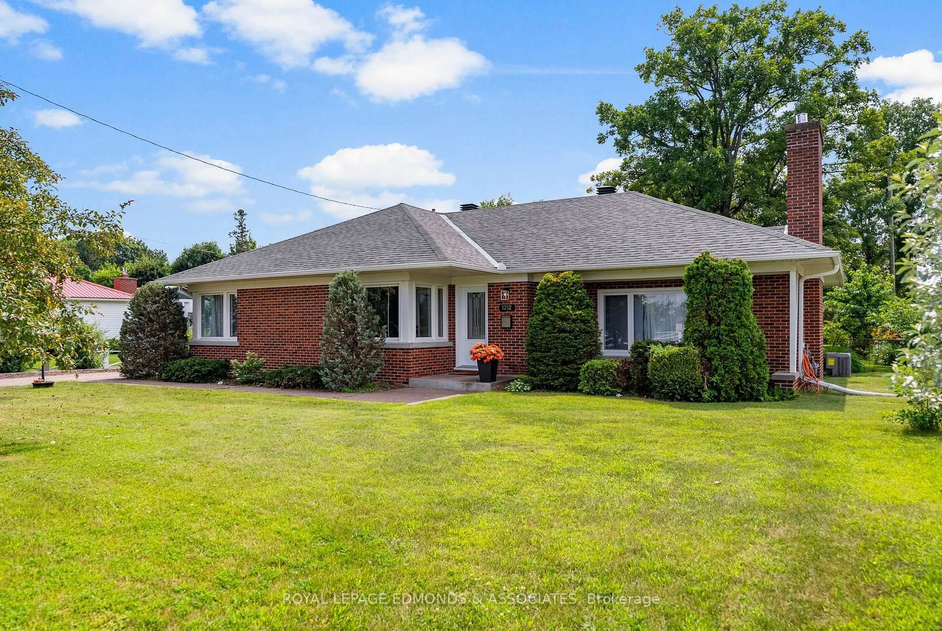 Home with brick exterior material, street for 1212 Pembroke St, Pembroke Ontario K8A 7R9