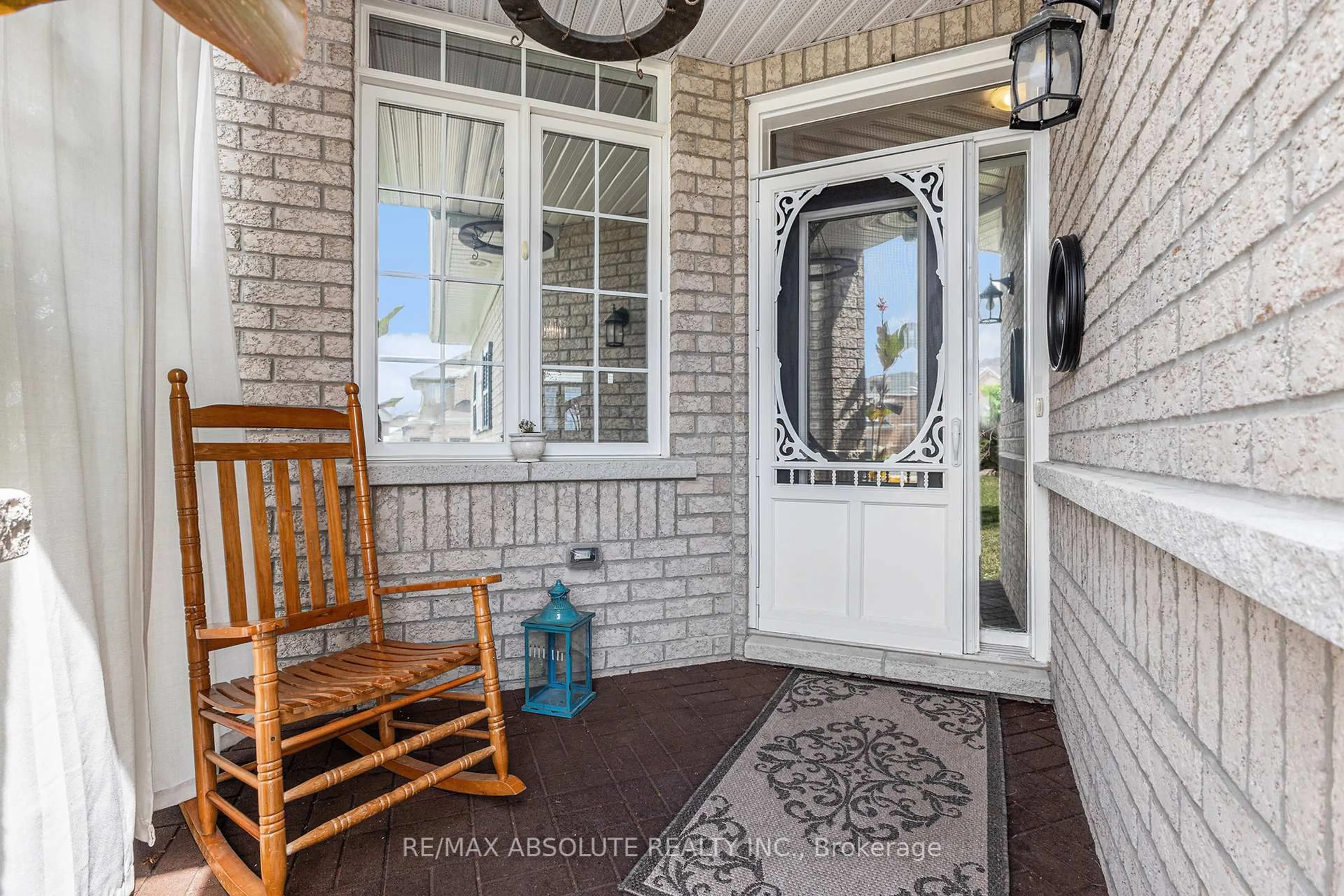Indoor entryway for 152 Desmond Trudeau Dr, Arnprior Ontario K7S 0H1