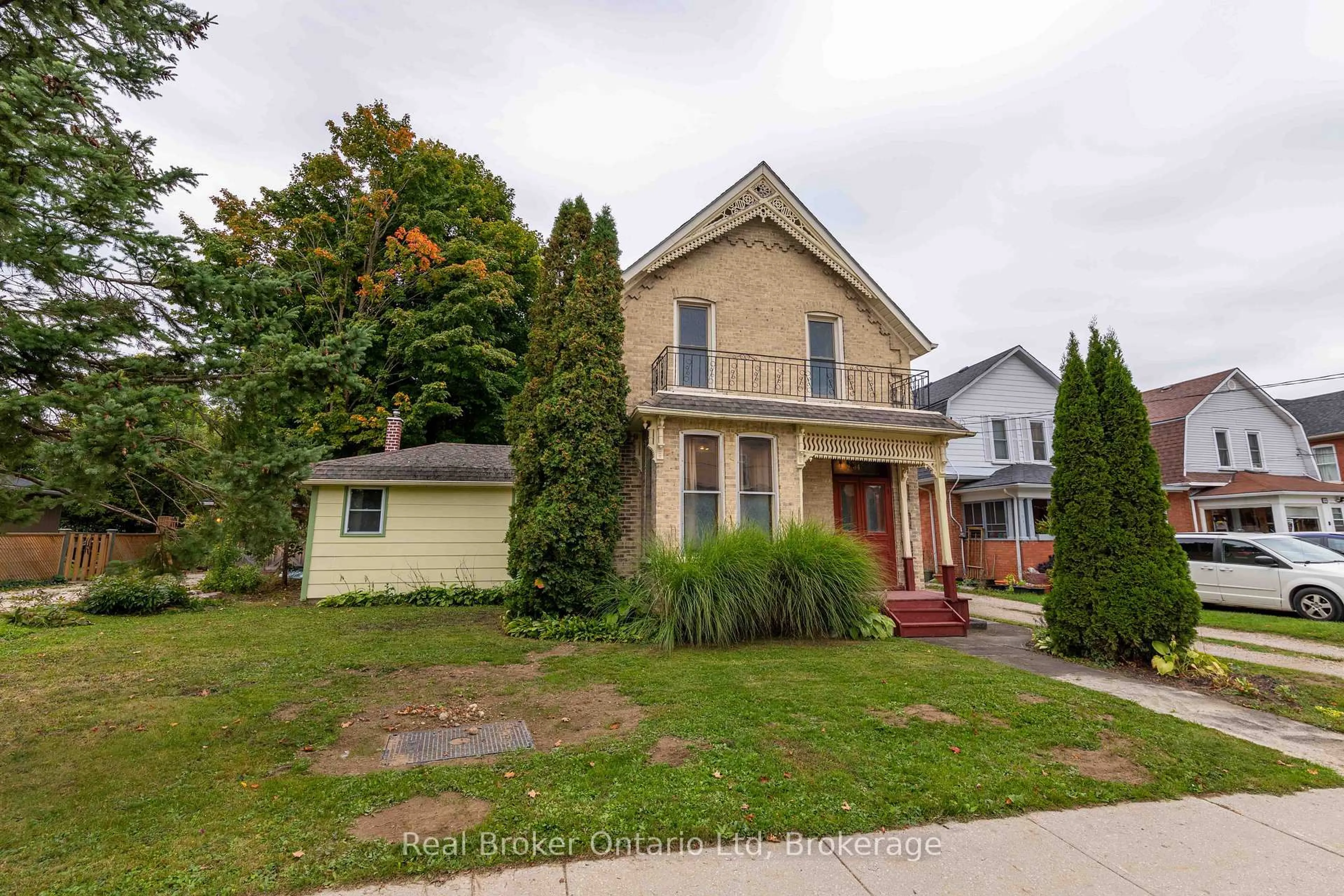 A pic from outside/outdoor area/front of a property/back of a property/a pic from drone, street for 164 Queen St, West Grey Ontario N0G 1R0