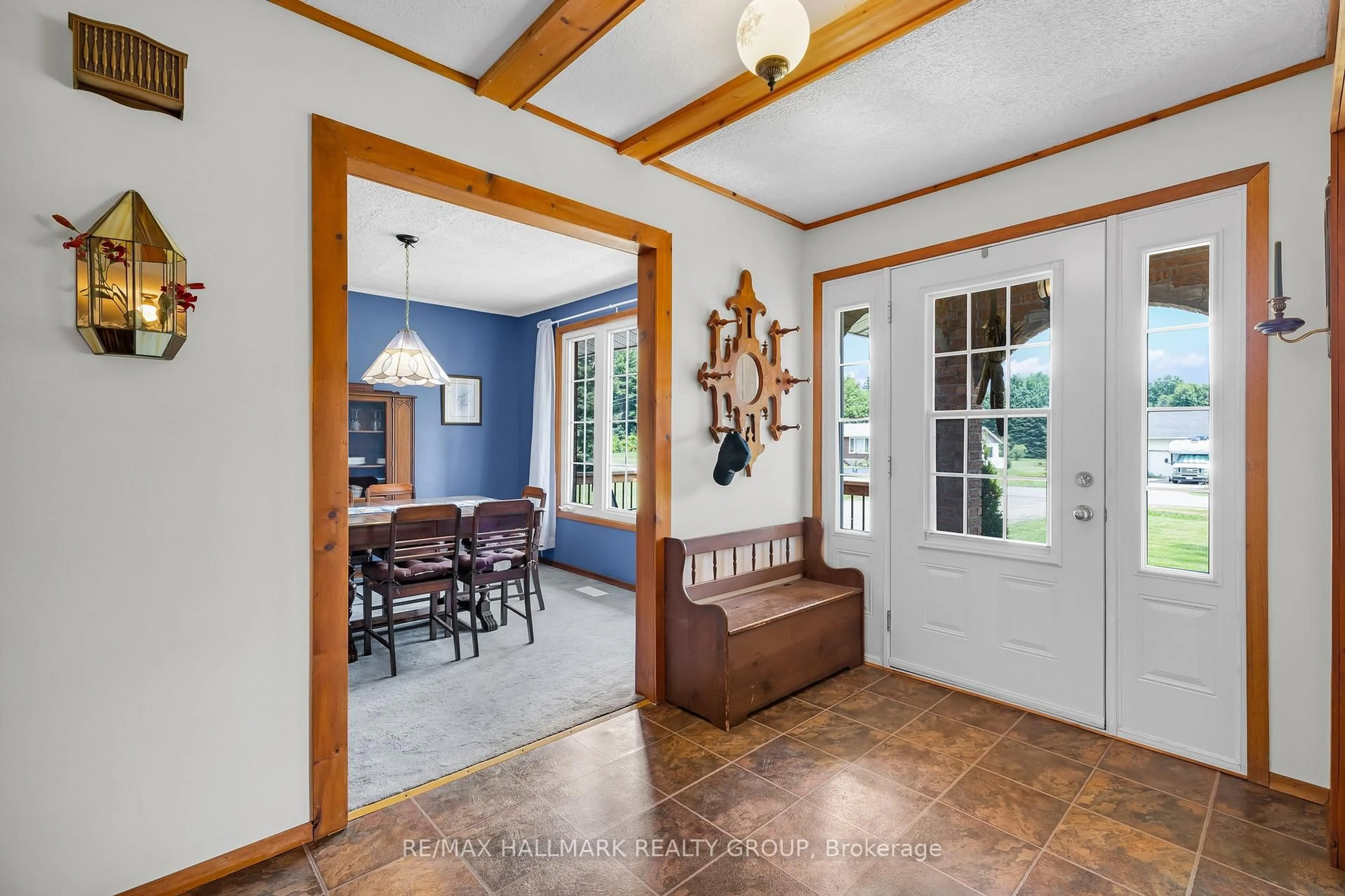 Indoor entryway for 2750 Blue Church Rd, Augusta Ontario K0E 1T0
