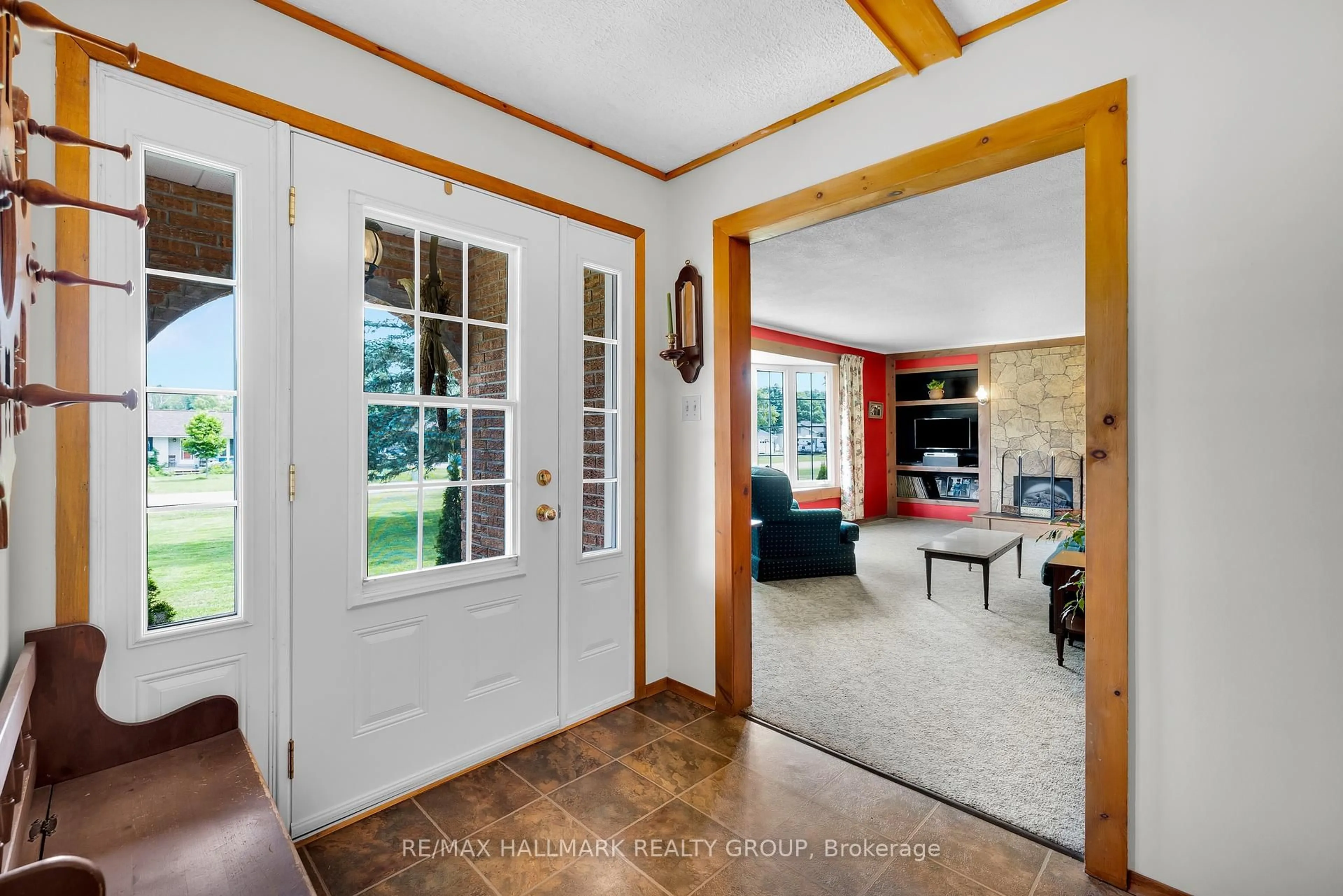 Indoor entryway for 2750 Blue Church Rd, Augusta Ontario K0E 1T0