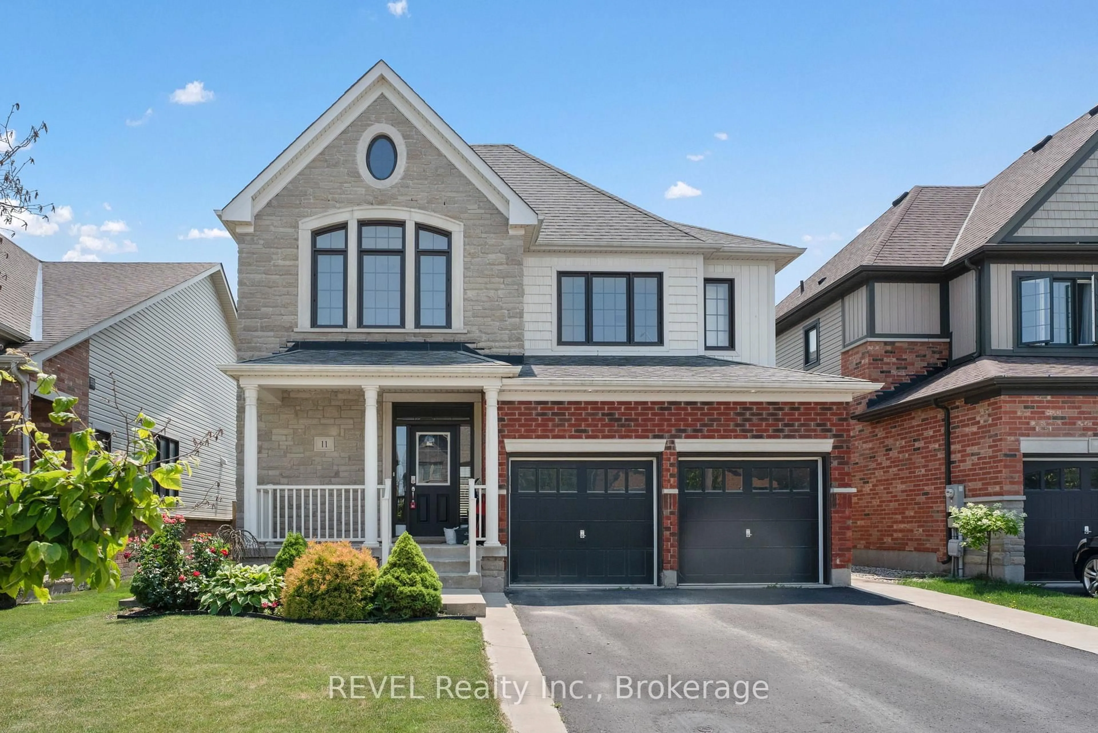 Home with brick exterior material, street for 11 SUCCESS Way, Thorold Ontario L2V 0B9