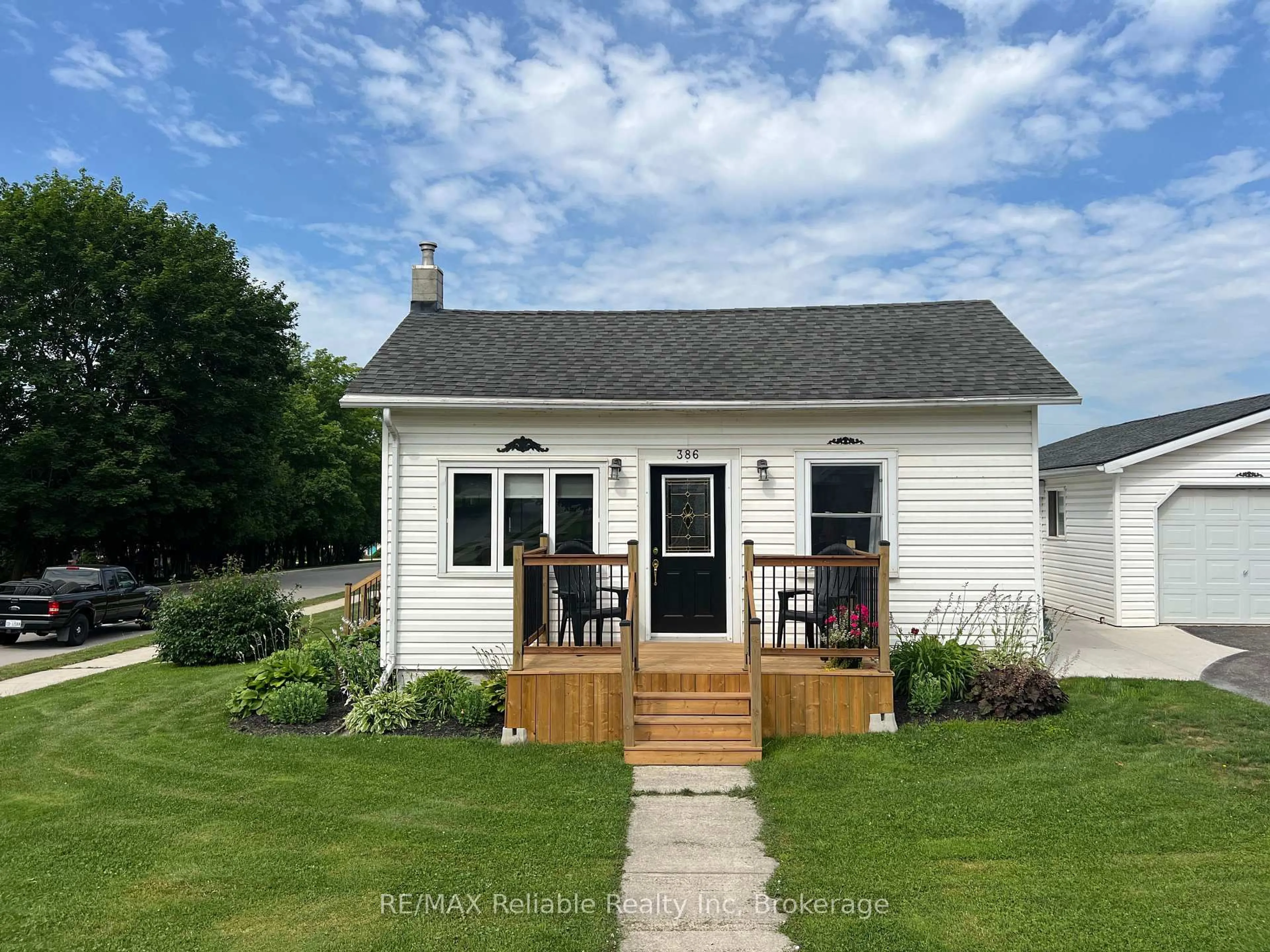 Unknown for 386 James St, Central Huron Ontario N0M 1L0