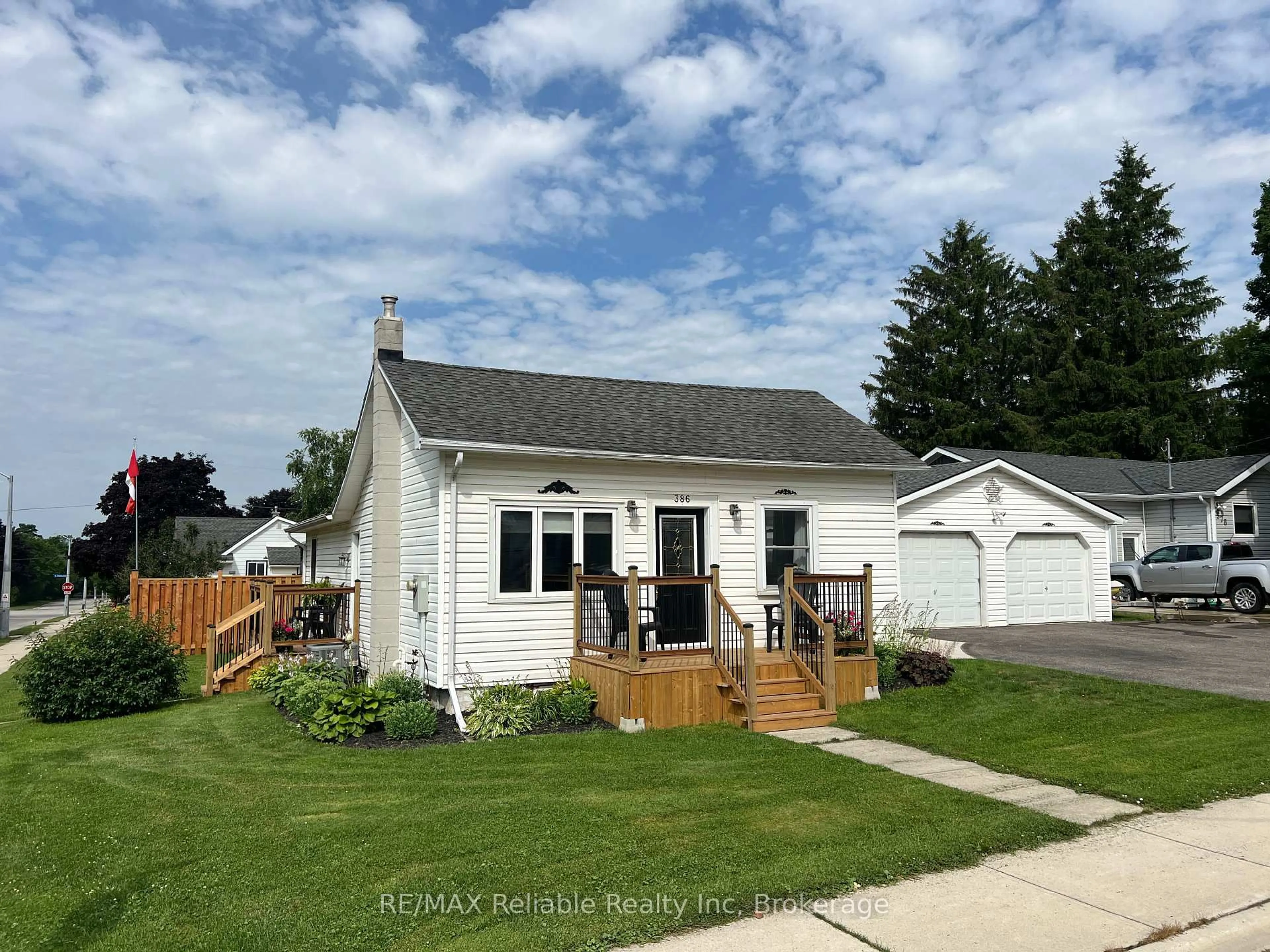 Home with vinyl exterior material, street for 386 James St, Central Huron Ontario N0M 1L0