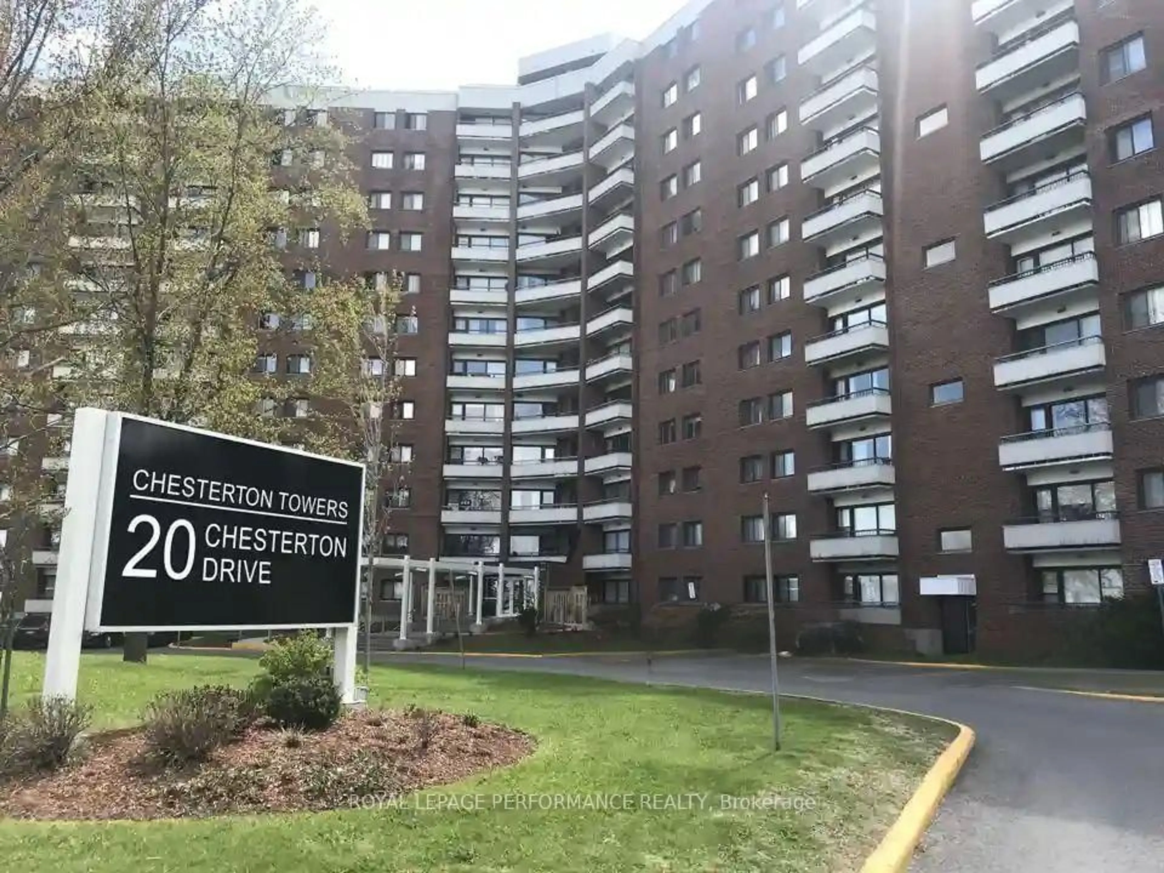 Indoor foyer for 20 Chesterton Dr #1113, Ottawa Ontario K2E 6Z7