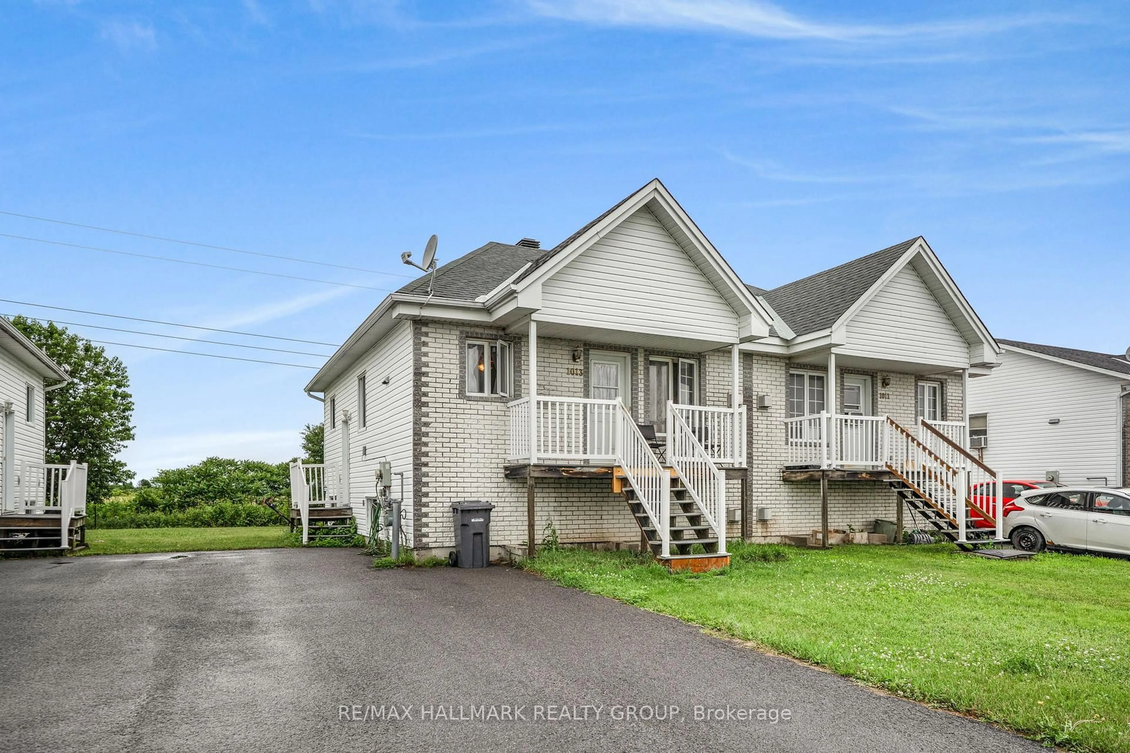 A pic from outside/outdoor area/front of a property/back of a property/a pic from drone, street for 1013 Jacynthe St, Hawkesbury Ontario K6A 3V9