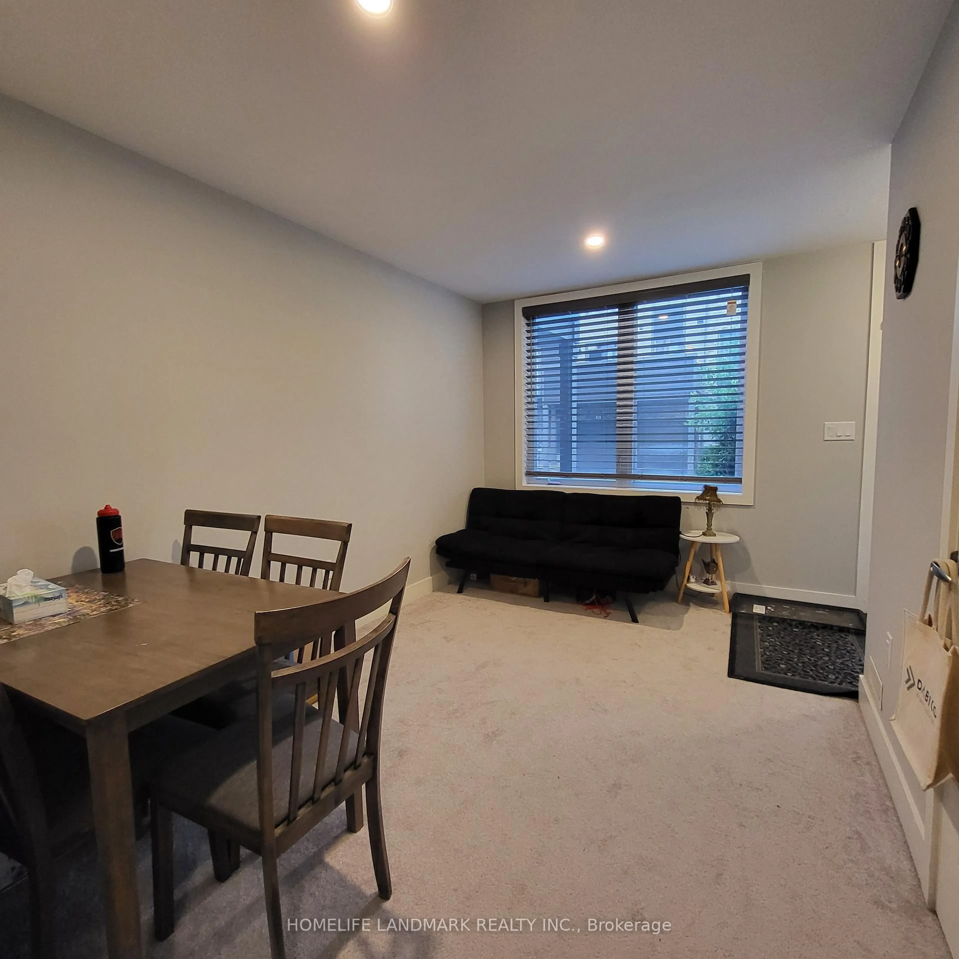 A pic of a room for 1960 Dalmagarry Rd #60, London North Ontario N6G 0T8