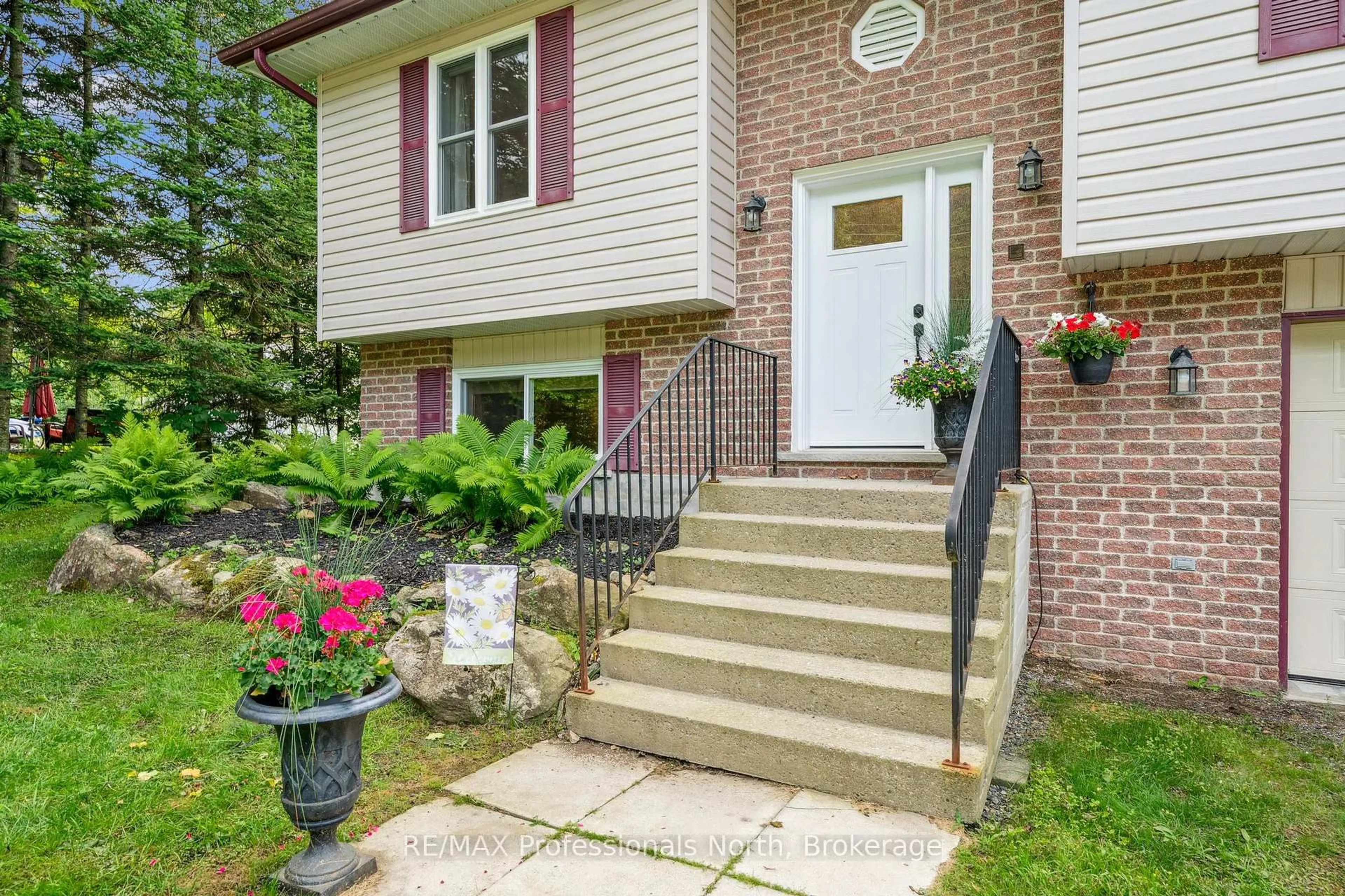 Unknown for 57 Yonge St, Huntsville Ontario P1H 1T8