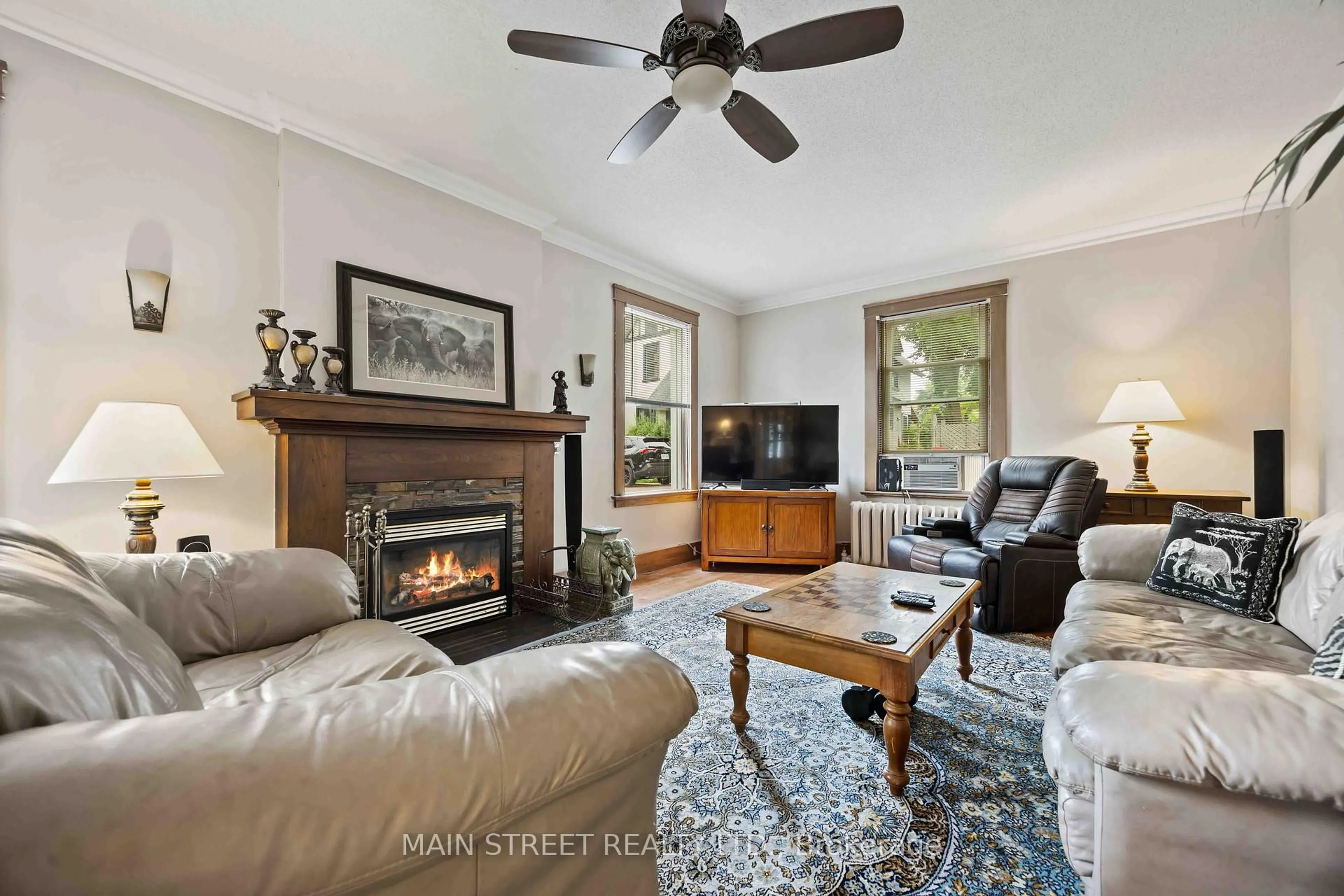 Living room with furniture, unknown for 194 London Rd, Sarnia Ontario N7T 4V5