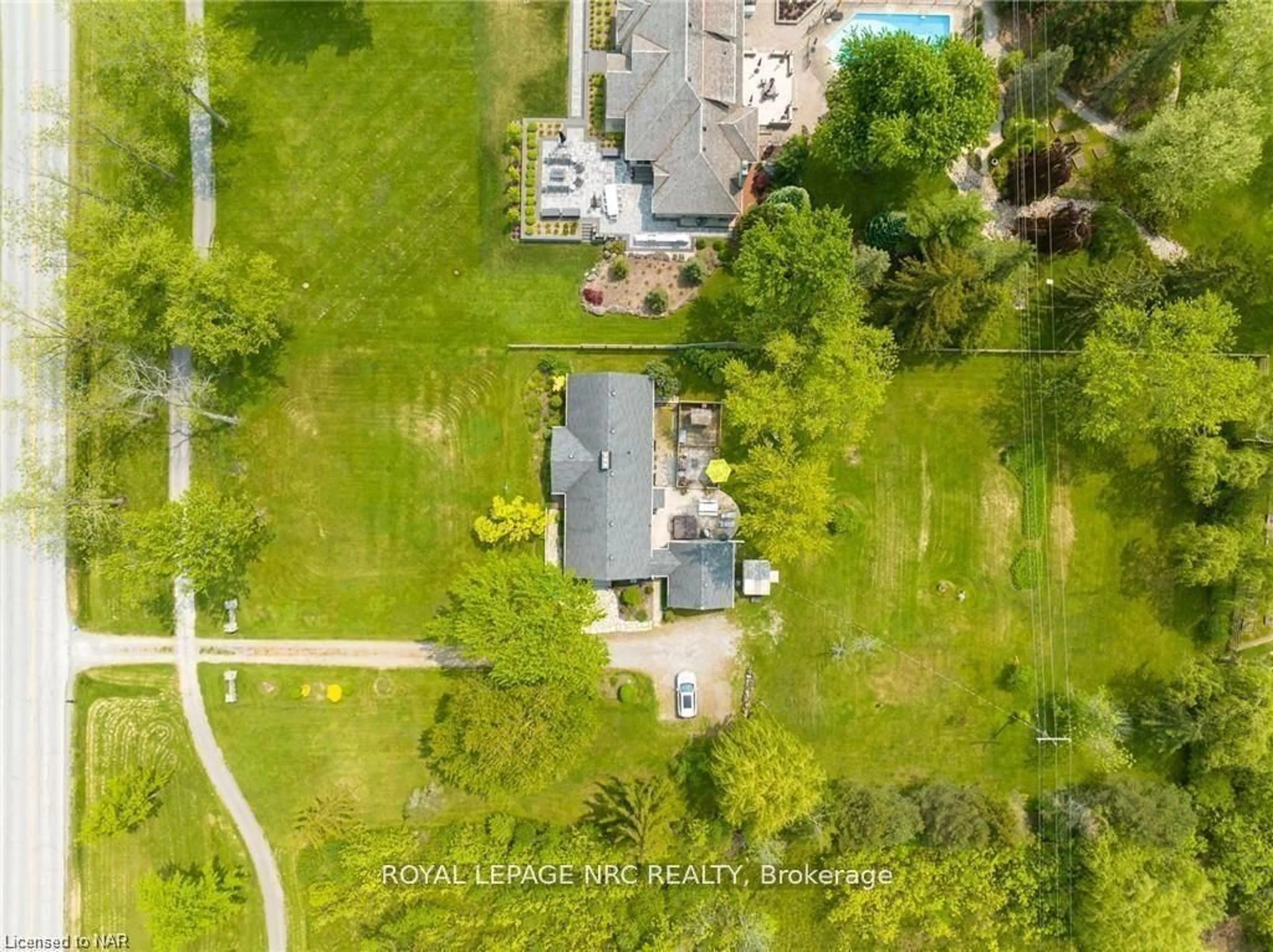 A pic from outside/outdoor area/front of a property/back of a property/a pic from drone, water/lake/river/ocean view for 3281 Niagara Pkwy, Fort Erie Ontario L2A 5M4