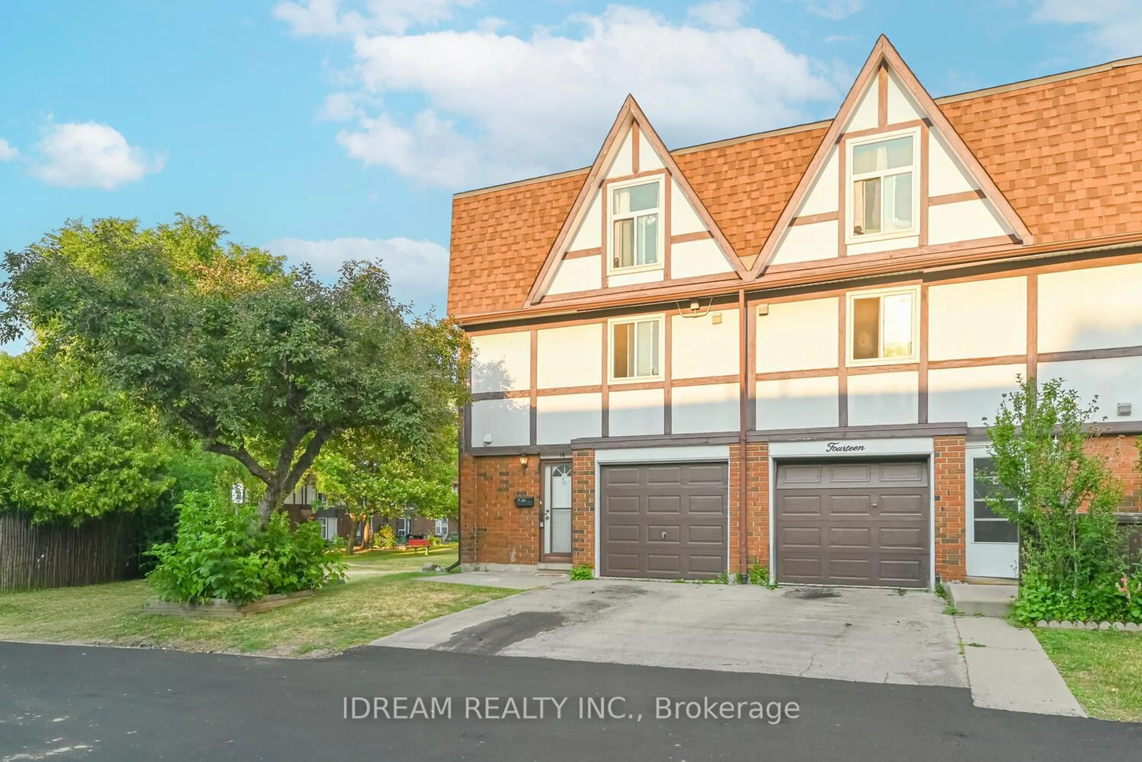 A pic from outside/outdoor area/front of a property/back of a property/a pic from drone, street for 16 Priscilla Lane #77, Hamilton Ontario L8E 3K9