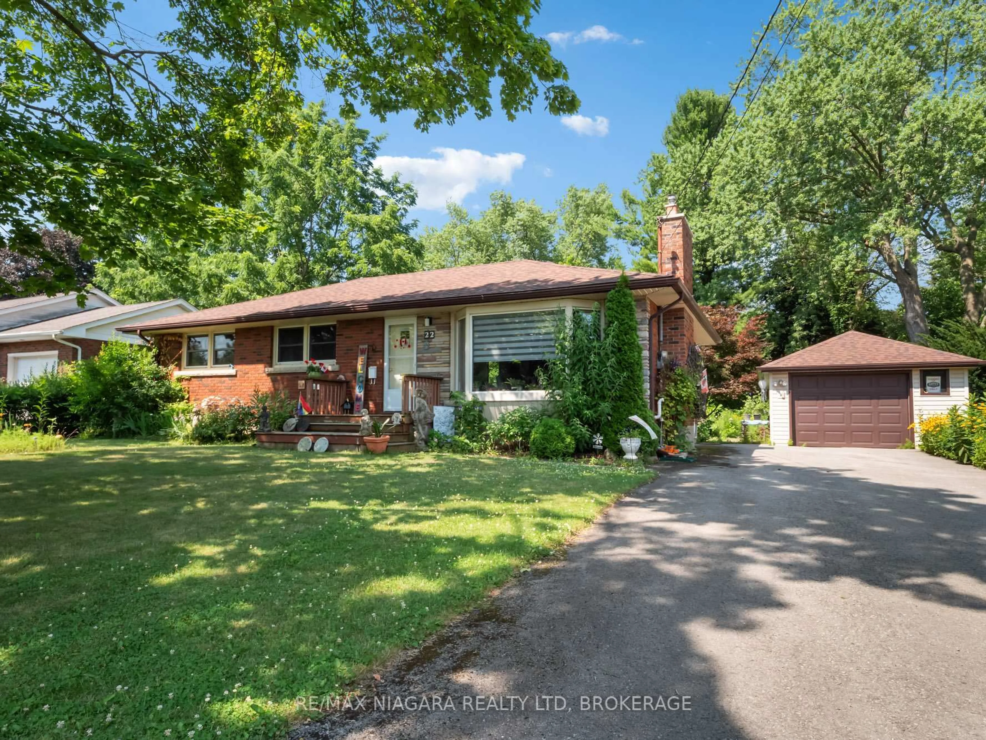 Home with brick exterior material, street for 22 Lorimer St, Pelham Ontario L0S 1E3