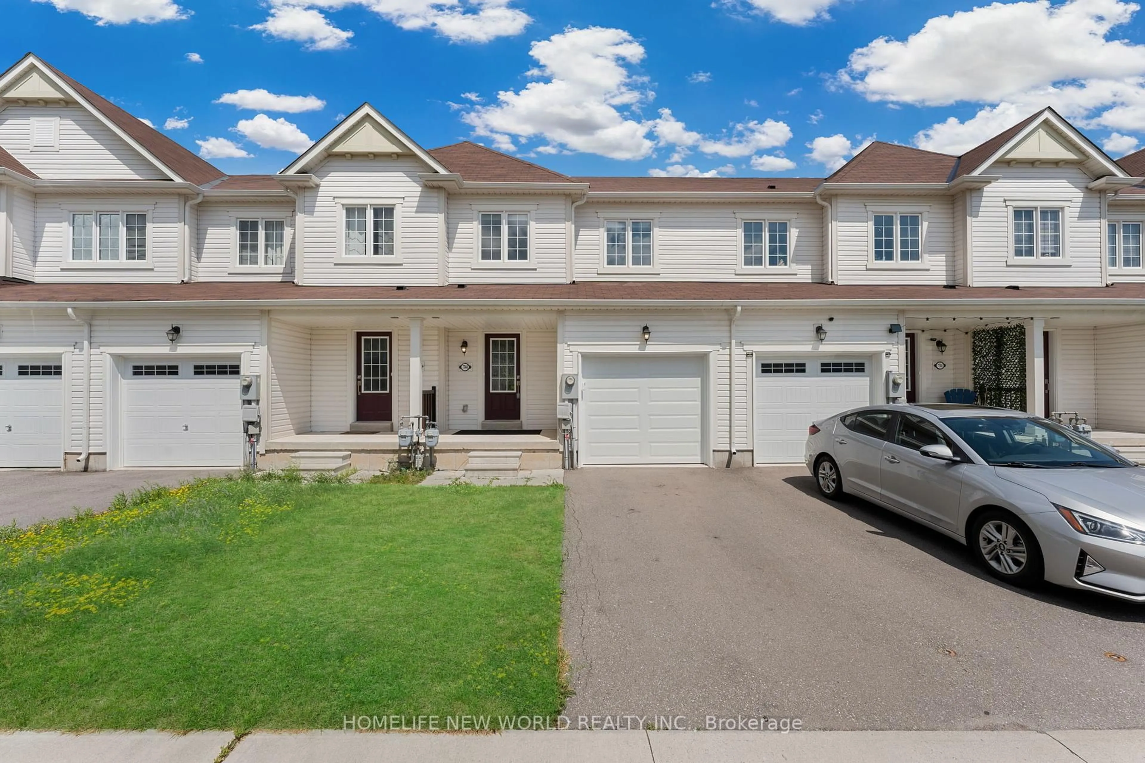 A pic from outside/outdoor area/front of a property/back of a property/a pic from drone, street for 7744 Dockweed Dr, Niagara Falls Ontario L2H 3S2