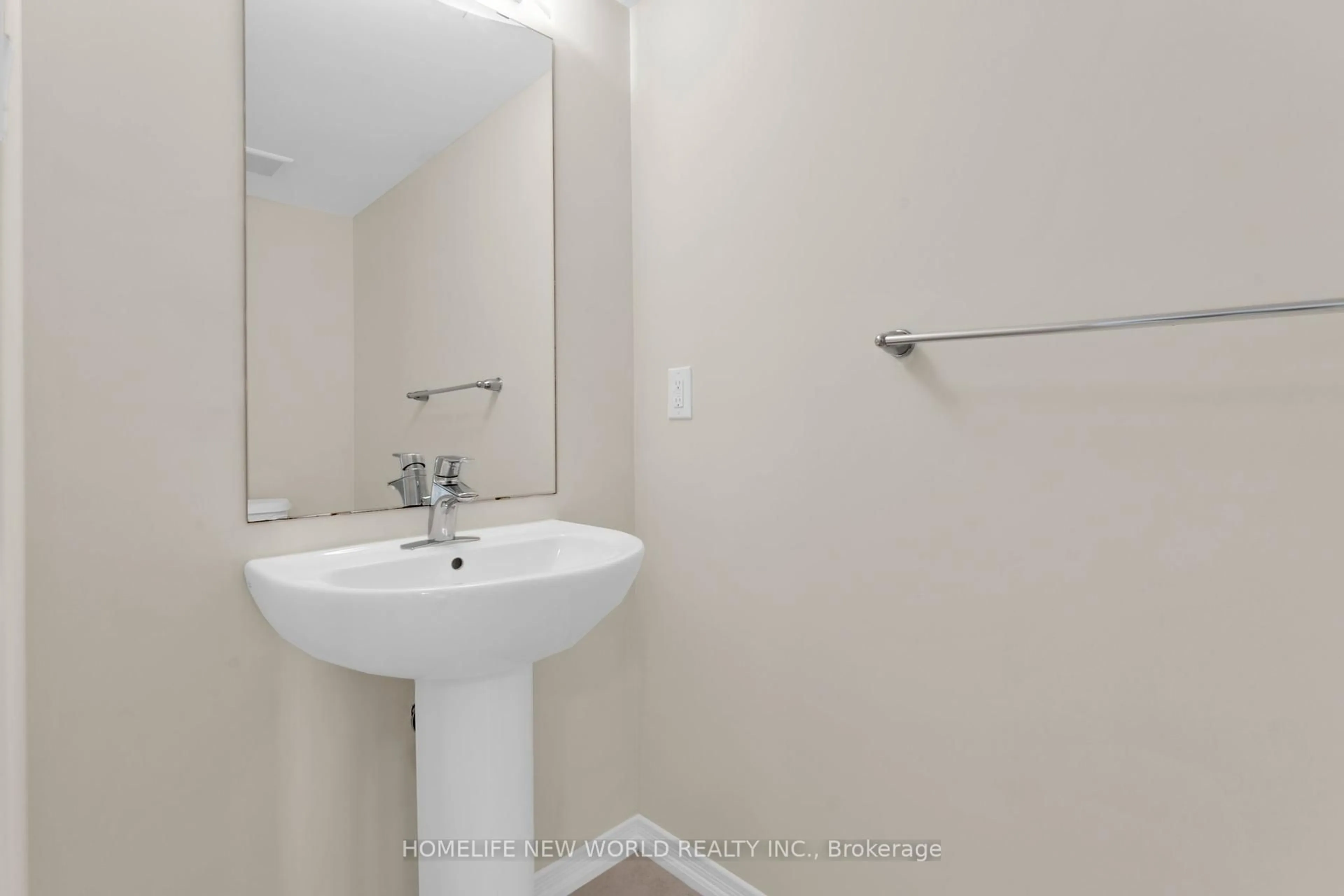 Standard bathroom, unknown for 7744 Dockweed Dr, Niagara Falls Ontario L2H 3S2