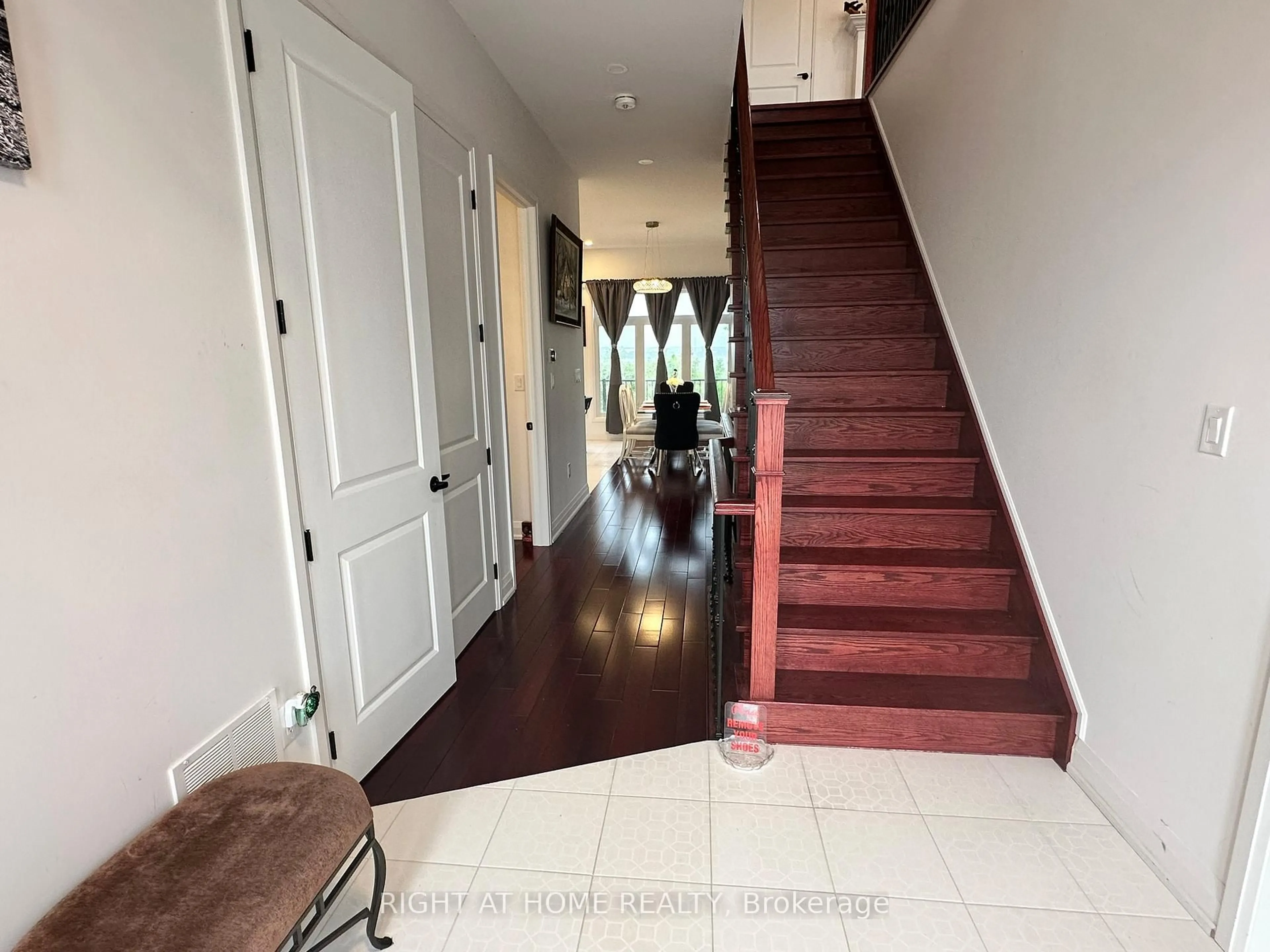 Indoor entryway for 134 Hampton Cres, Alnwick/Haldimand Ontario K0K 2X0