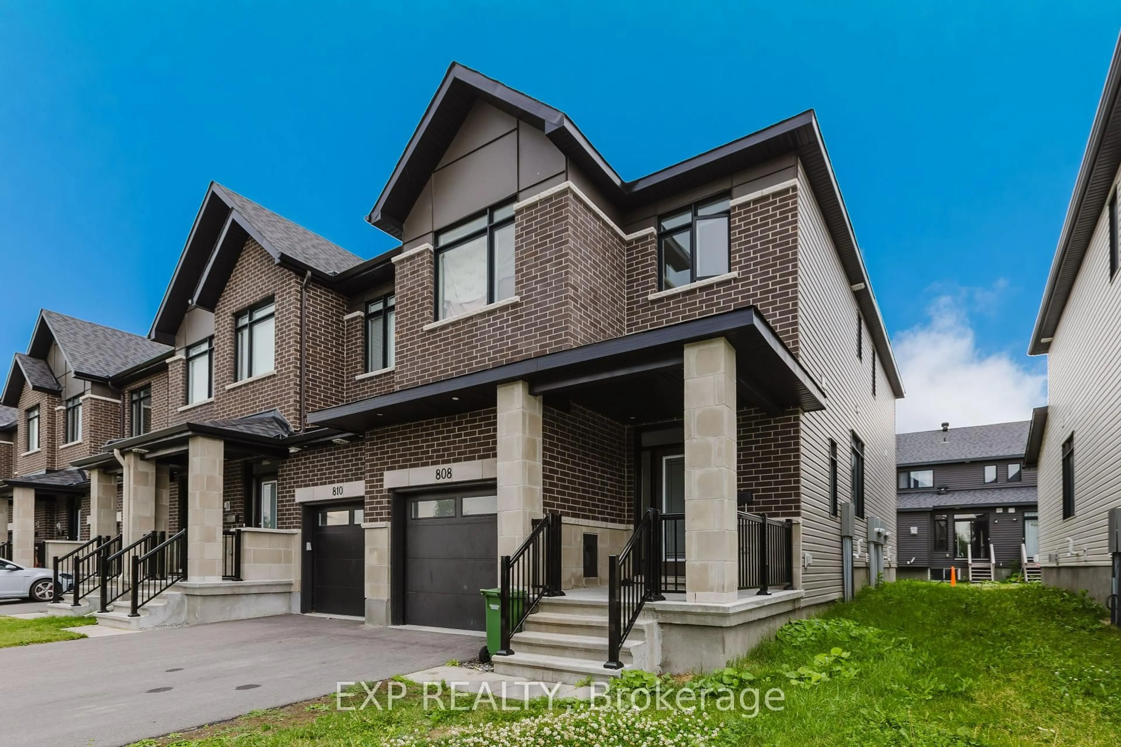 Home with brick exterior material, street for 808 Mochi Circ, Ottawa Ontario K2J 6Y9