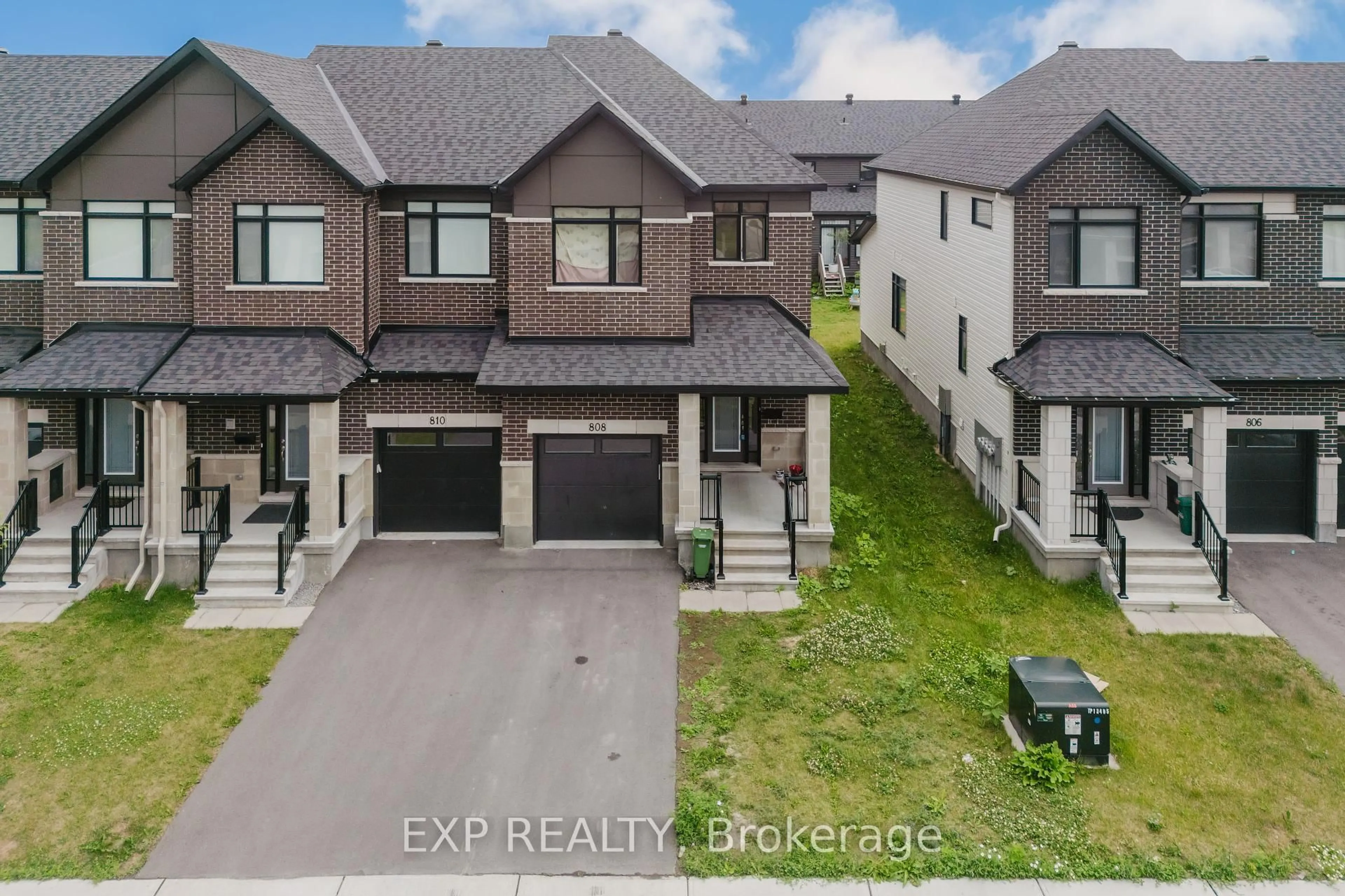 A pic from outside/outdoor area/front of a property/back of a property/a pic from drone, street for 808 Mochi Circ, Ottawa Ontario K2J 6Y9