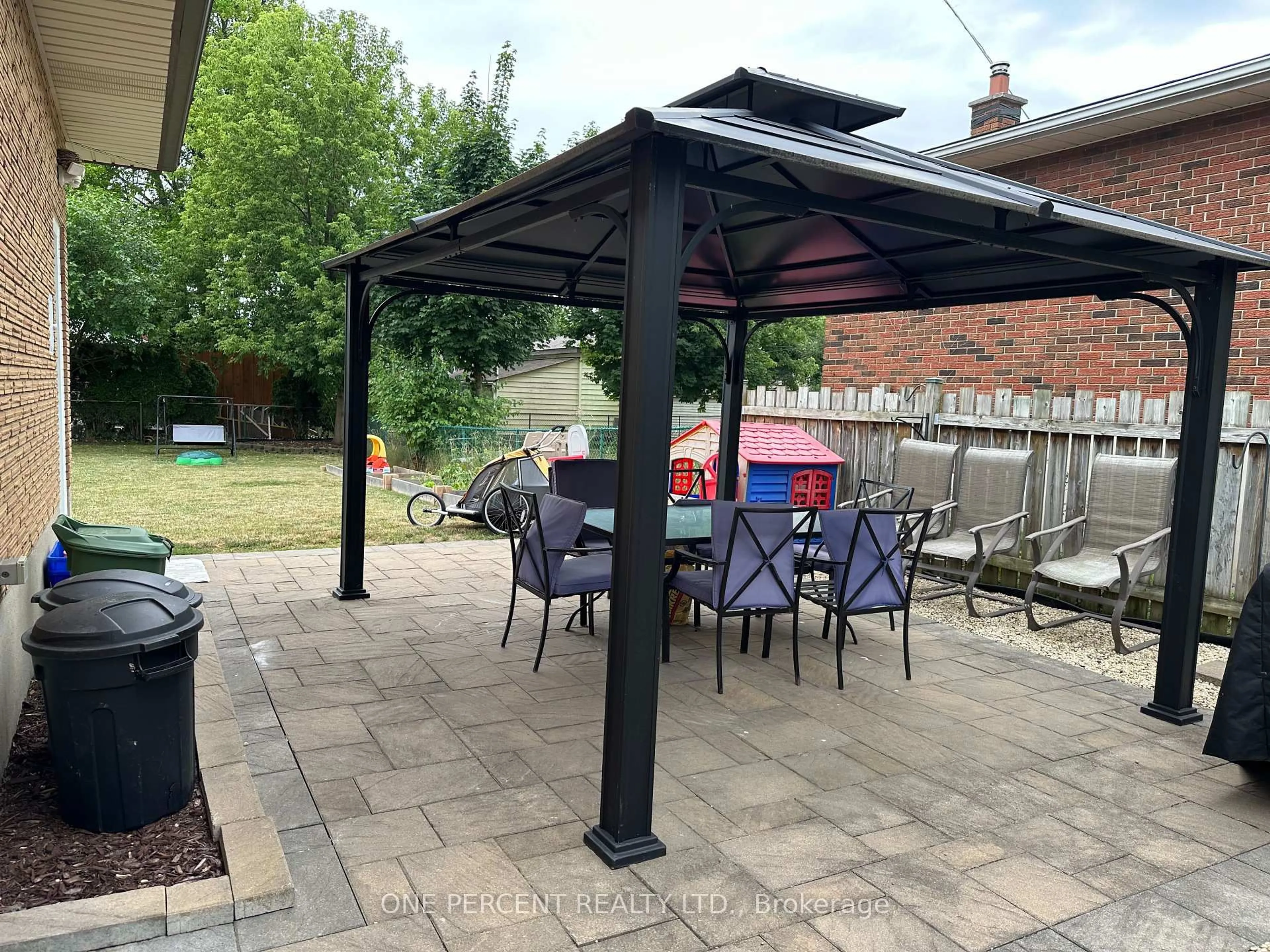 Patio, street for 25 Hawkesbury Ave, London East Ontario N5V 2J9