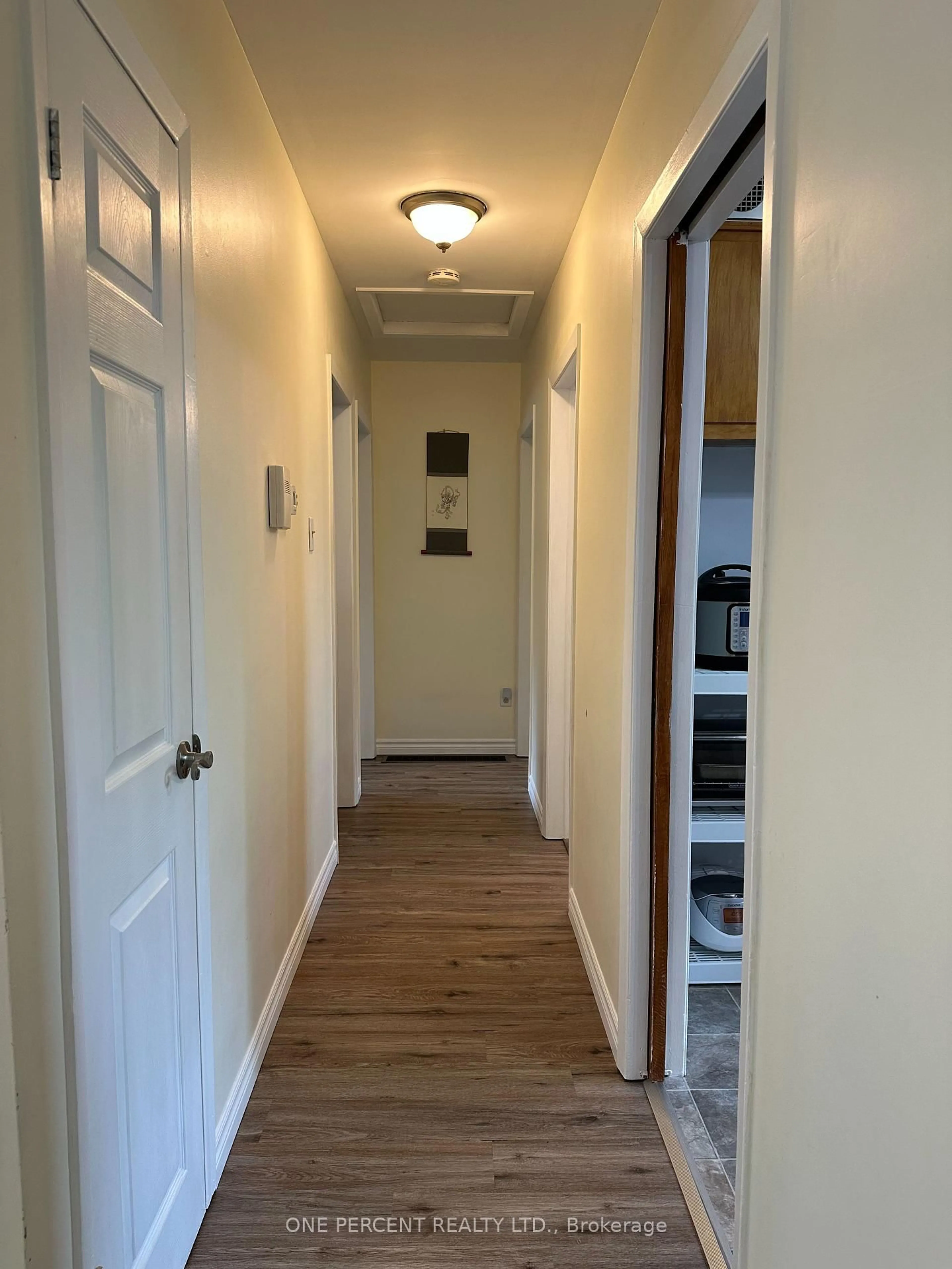 Indoor entryway for 25 Hawkesbury Ave, London East Ontario N5V 2J9