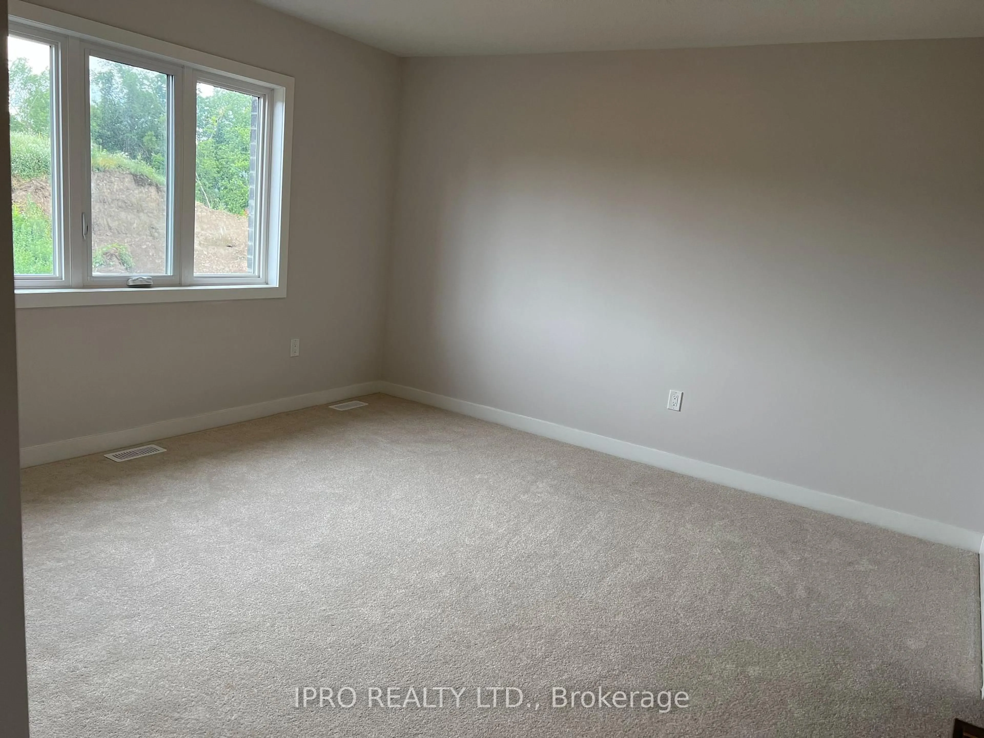 A pic of a room for 14 Bird St, Norfolk Ontario N3Y 0G9