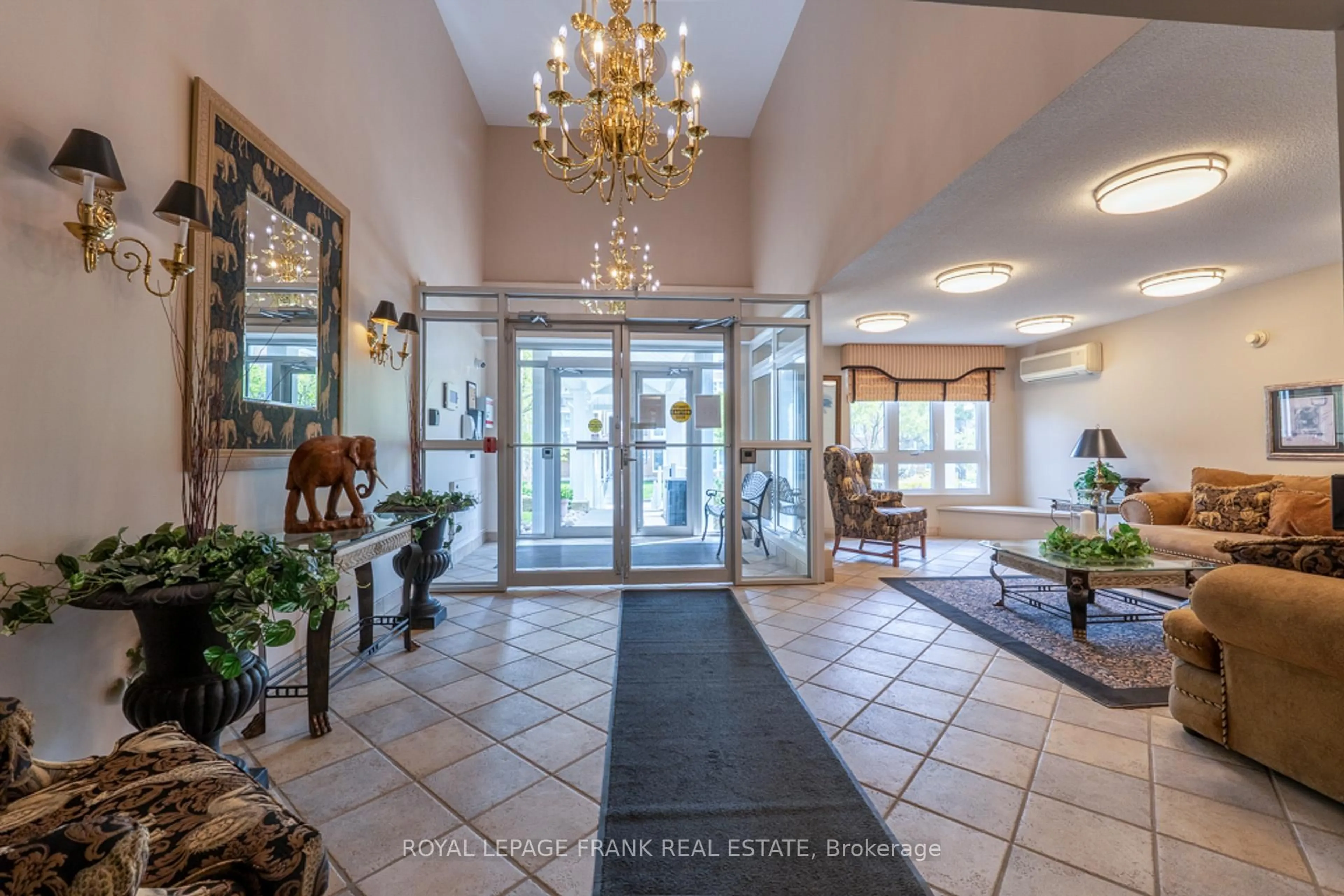 Indoor foyer for 51 Rivermill Blvd #208, Kawartha Lakes Ontario K9V 6K6
