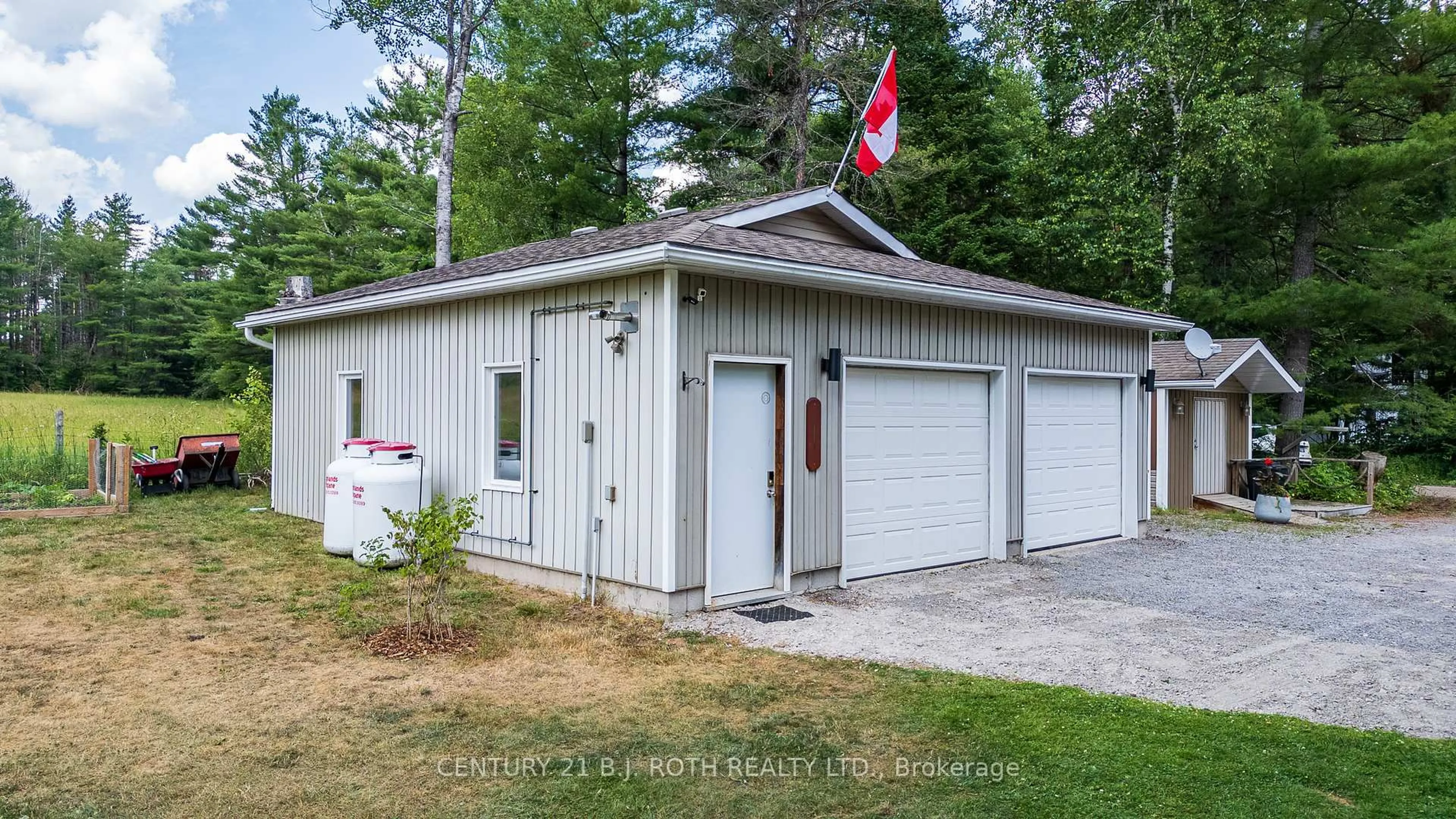 Indoor garage for 3 Burke Rd, Kawartha Lakes Ontario K0M 1C0