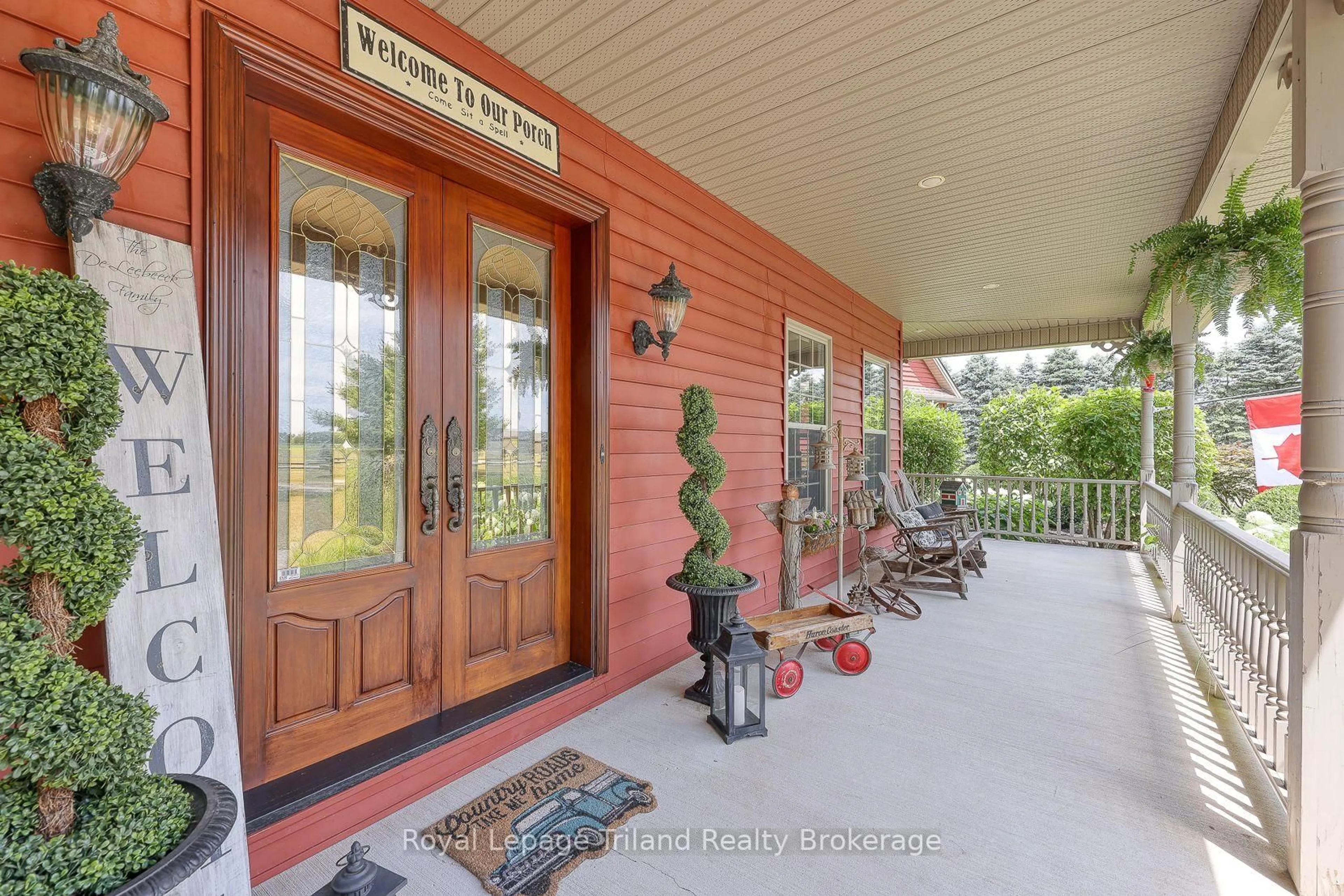 Indoor entryway for 537 Plowman's Line, Norfolk Ontario N4G 4G9