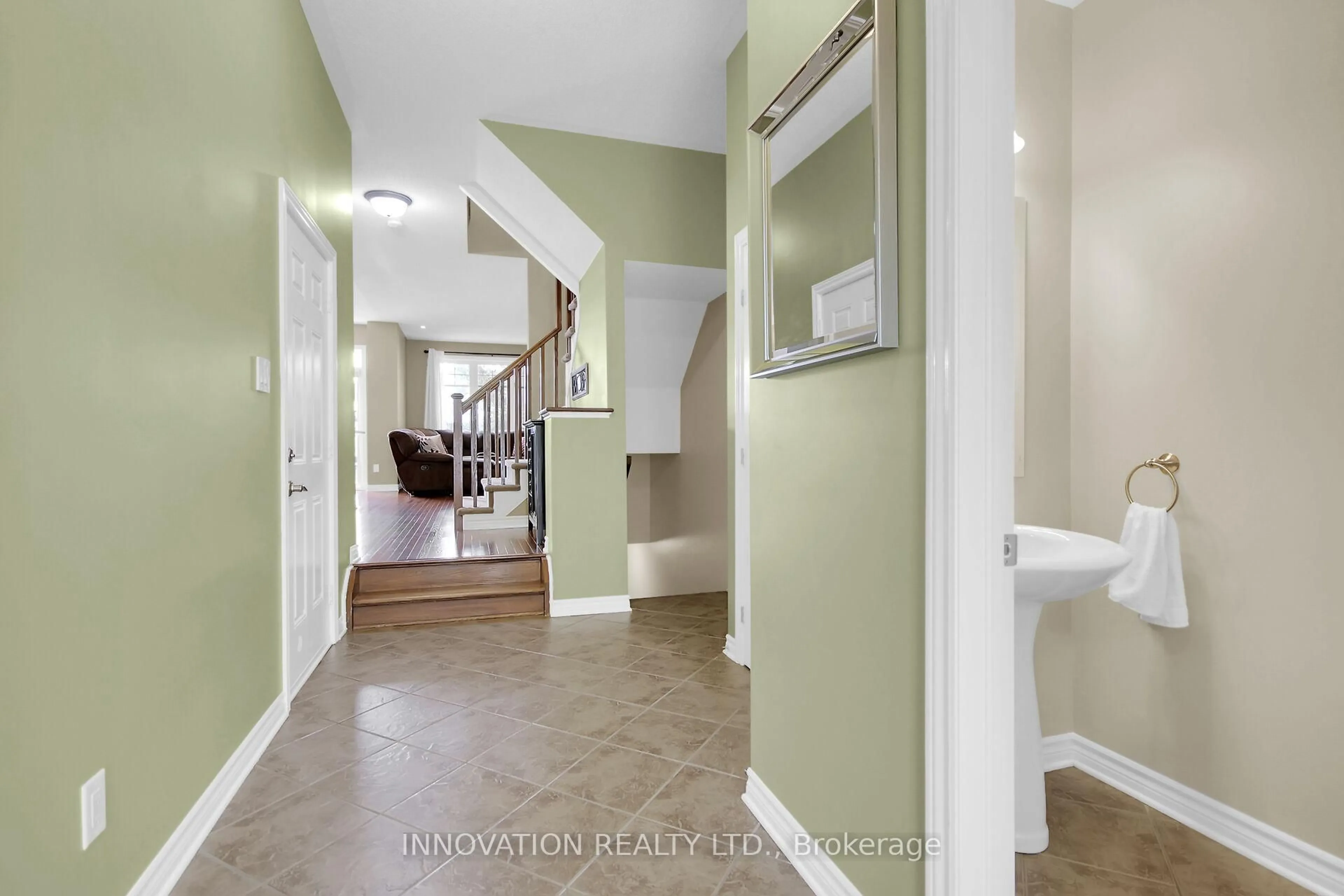 Indoor entryway for 674 White Alder Ave, Ottawa Ontario K1T 0E7